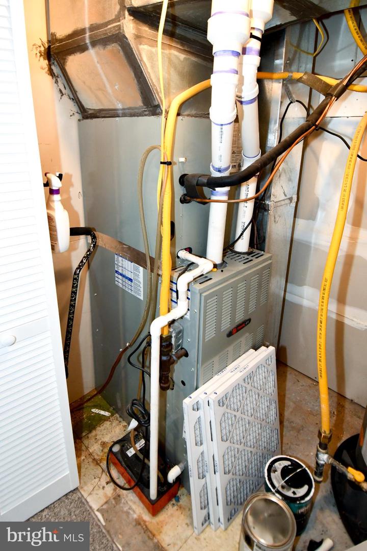 730 ROXBORO PL NW, WASHINGTON, District Of Columbia 20011, 3 Bedrooms Bedrooms, 6 Rooms Rooms,3 BathroomsBathrooms,Residential,For sale,730 ROXBORO PL NW,DCDC2230888 MLS # DCDC2230888