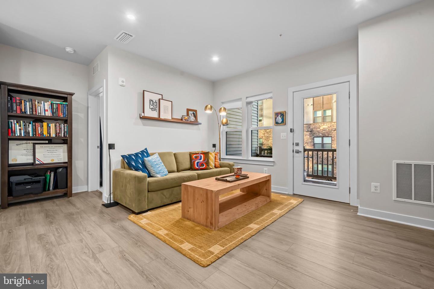 21460 MOUNT STERLING TER #102, STERLING, Virginia 20164, 2 Bedrooms Bedrooms, ,2 BathroomsBathrooms,Residential,For sale,21460 MOUNT STERLING TER #102,VALO2110782 MLS # VALO2110782