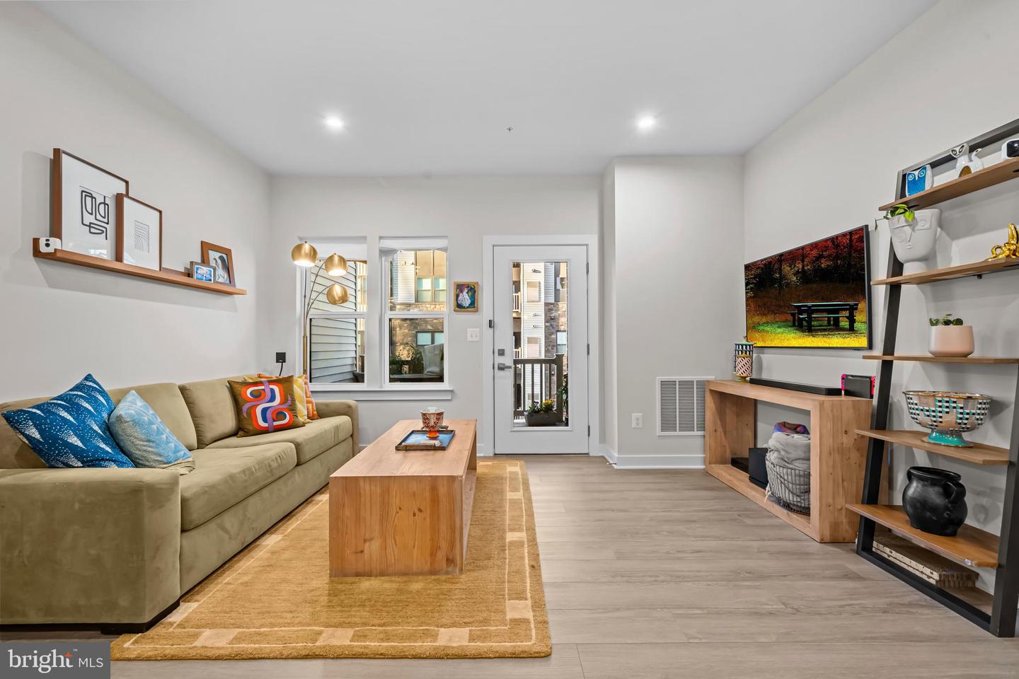 21460 MOUNT STERLING TER #102, STERLING, Virginia 20164, 2 Bedrooms Bedrooms, ,2 BathroomsBathrooms,Residential,For sale,21460 MOUNT STERLING TER #102,VALO2110782 MLS # VALO2110782