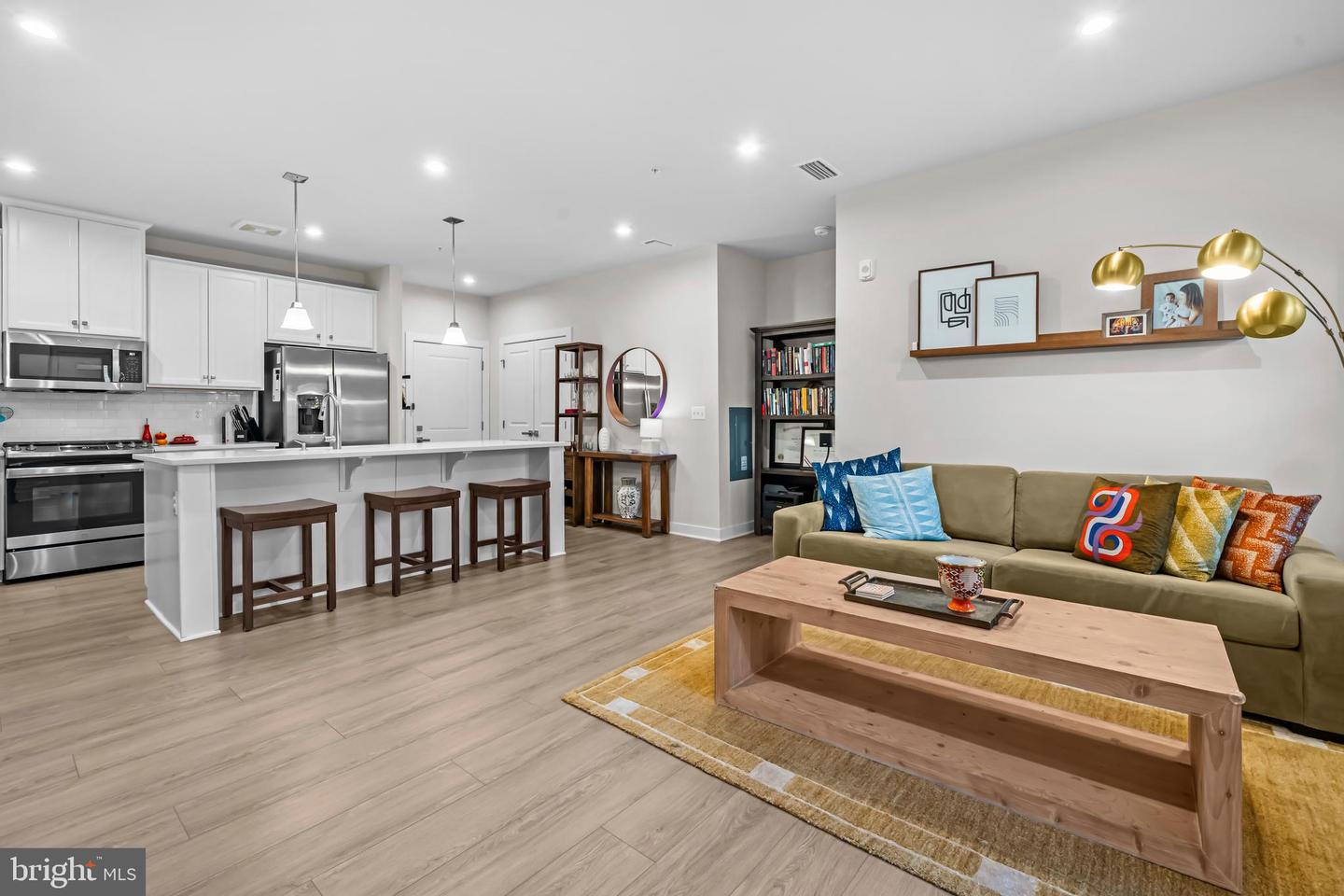 21460 MOUNT STERLING TER #102, STERLING, Virginia 20164, 2 Bedrooms Bedrooms, ,2 BathroomsBathrooms,Residential,For sale,21460 MOUNT STERLING TER #102,VALO2110782 MLS # VALO2110782