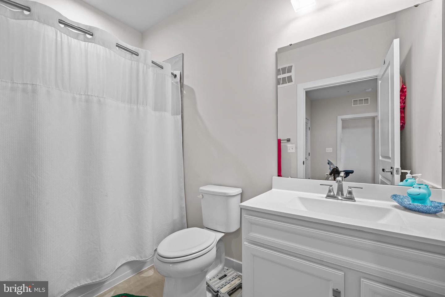 21460 MOUNT STERLING TER #102, STERLING, Virginia 20164, 2 Bedrooms Bedrooms, ,2 BathroomsBathrooms,Residential,For sale,21460 MOUNT STERLING TER #102,VALO2110782 MLS # VALO2110782