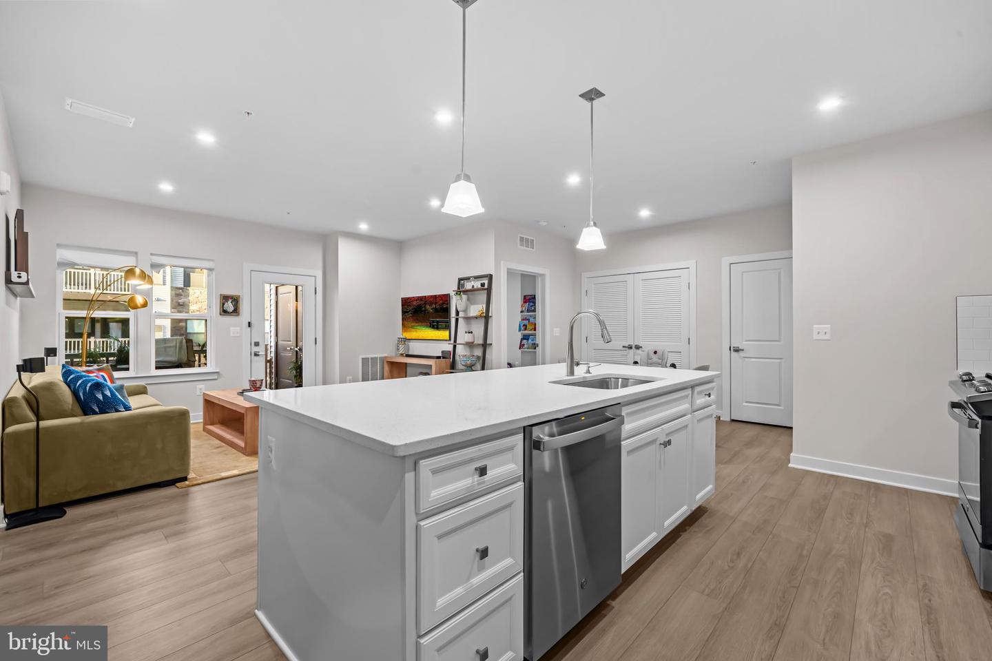 21460 MOUNT STERLING TER #102, STERLING, Virginia 20164, 2 Bedrooms Bedrooms, ,2 BathroomsBathrooms,Residential,For sale,21460 MOUNT STERLING TER #102,VALO2110782 MLS # VALO2110782