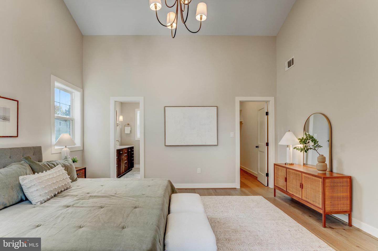 945 N LEBANON ST, ARLINGTON, Virginia 22205, 5 Bedrooms Bedrooms, ,4 BathroomsBathrooms,Residential,For sale,945 N LEBANON ST,VAAR2065864 MLS # VAAR2065864