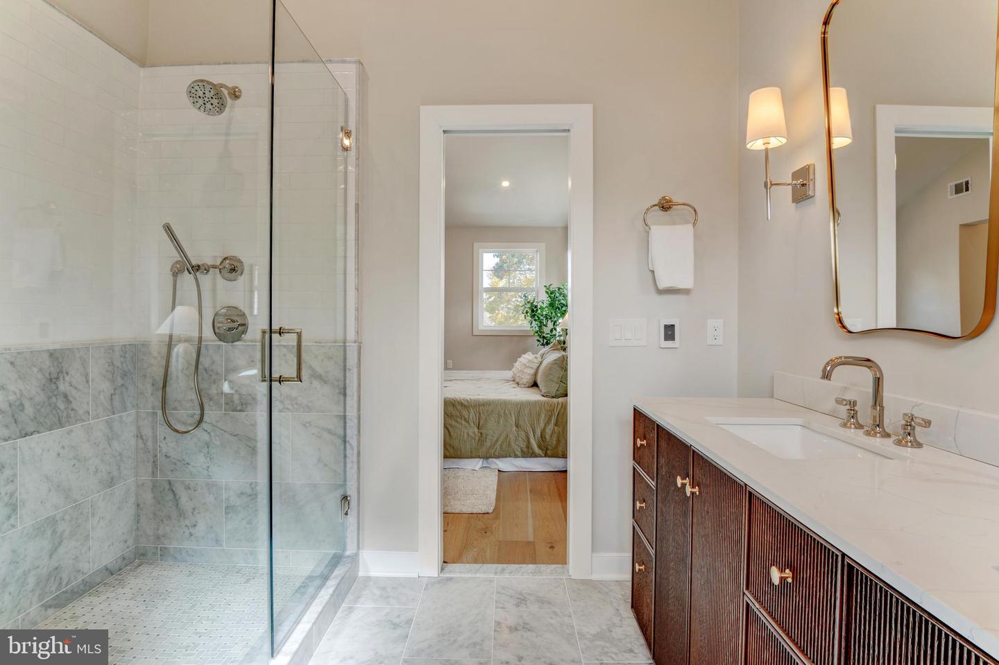 945 N LEBANON ST, ARLINGTON, Virginia 22205, 5 Bedrooms Bedrooms, ,4 BathroomsBathrooms,Residential,For sale,945 N LEBANON ST,VAAR2065864 MLS # VAAR2065864