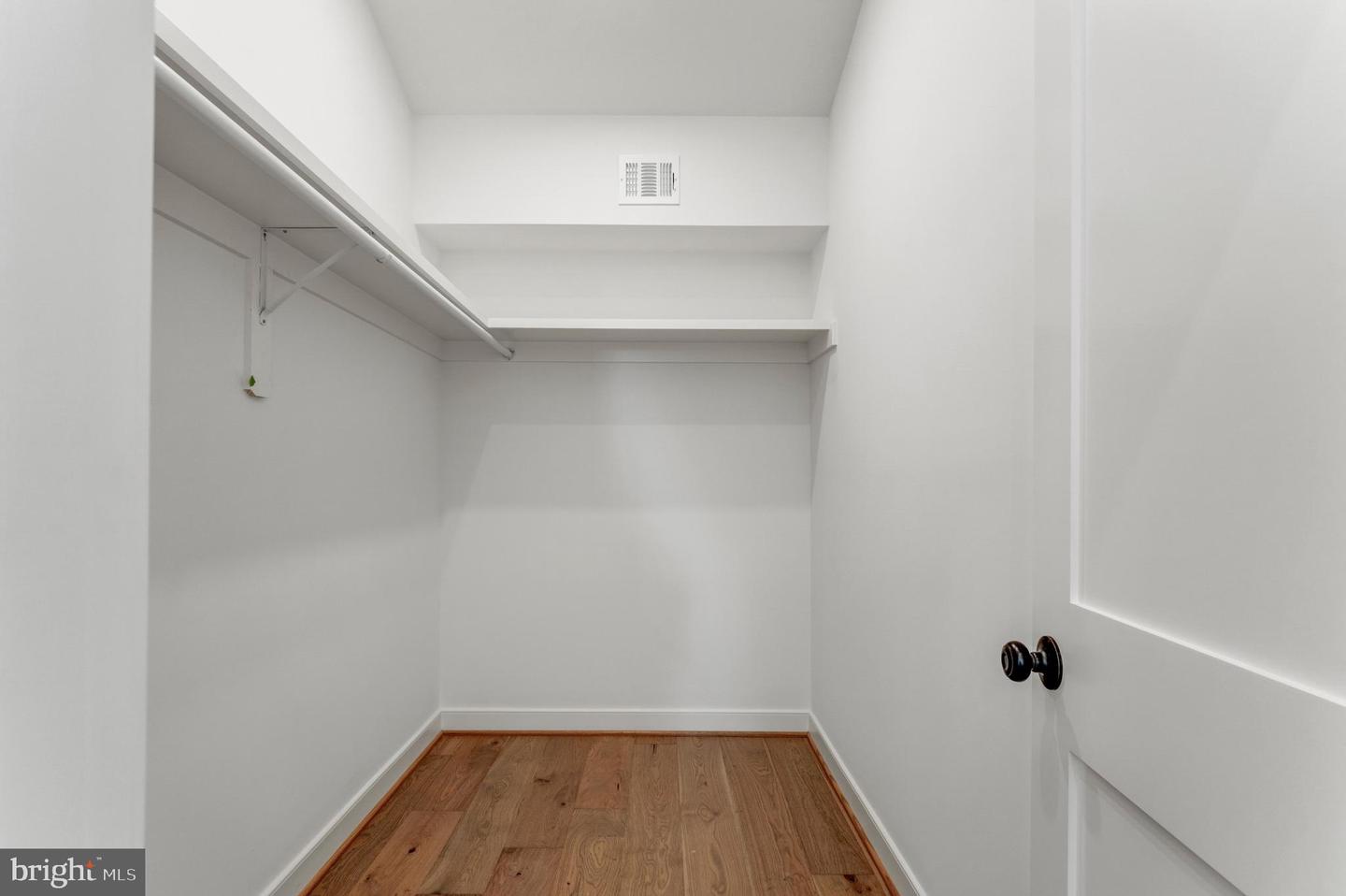 945 N LEBANON ST, ARLINGTON, Virginia 22205, 5 Bedrooms Bedrooms, ,4 BathroomsBathrooms,Residential,For sale,945 N LEBANON ST,VAAR2065864 MLS # VAAR2065864