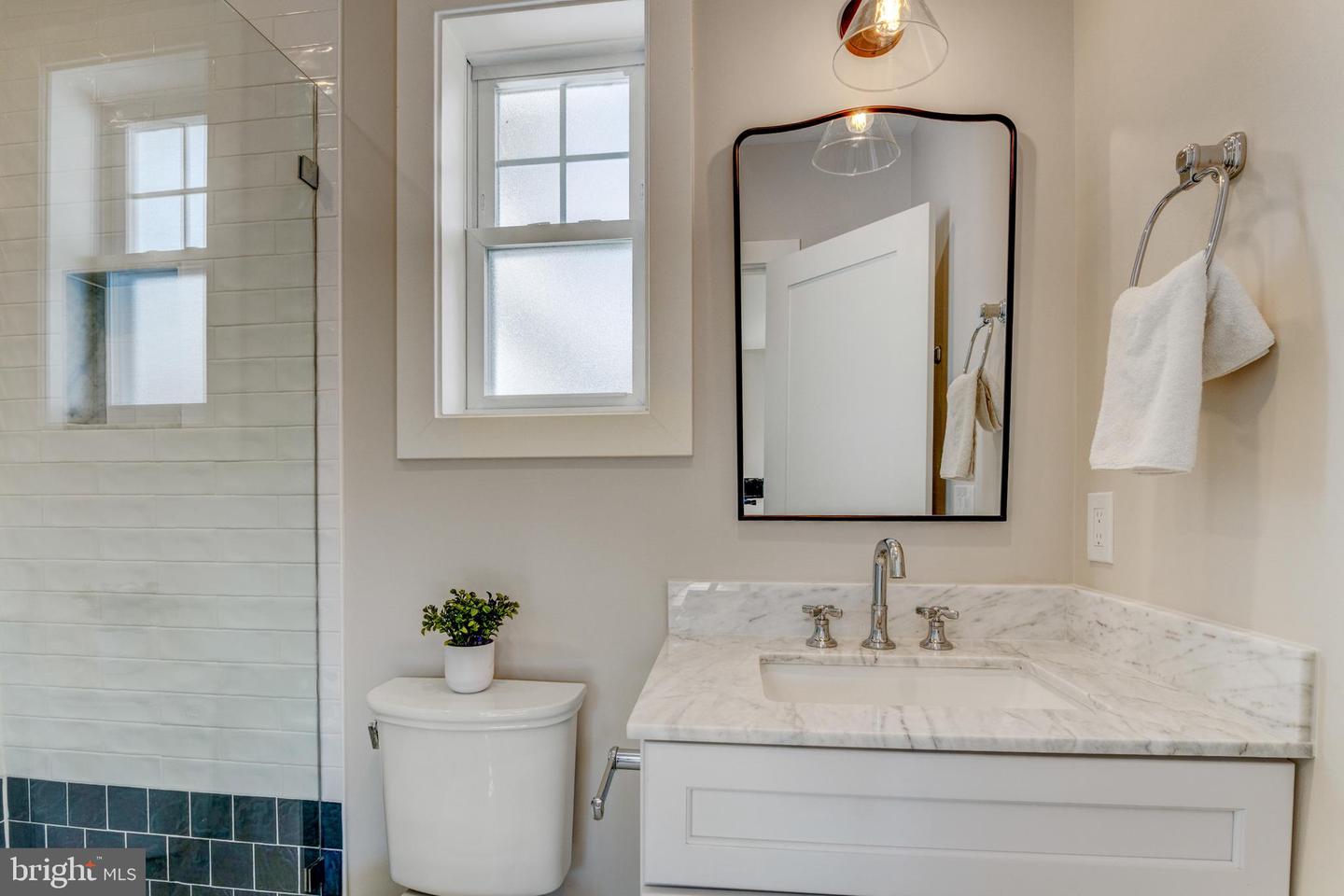 945 N LEBANON ST, ARLINGTON, Virginia 22205, 5 Bedrooms Bedrooms, ,4 BathroomsBathrooms,Residential,For sale,945 N LEBANON ST,VAAR2065864 MLS # VAAR2065864