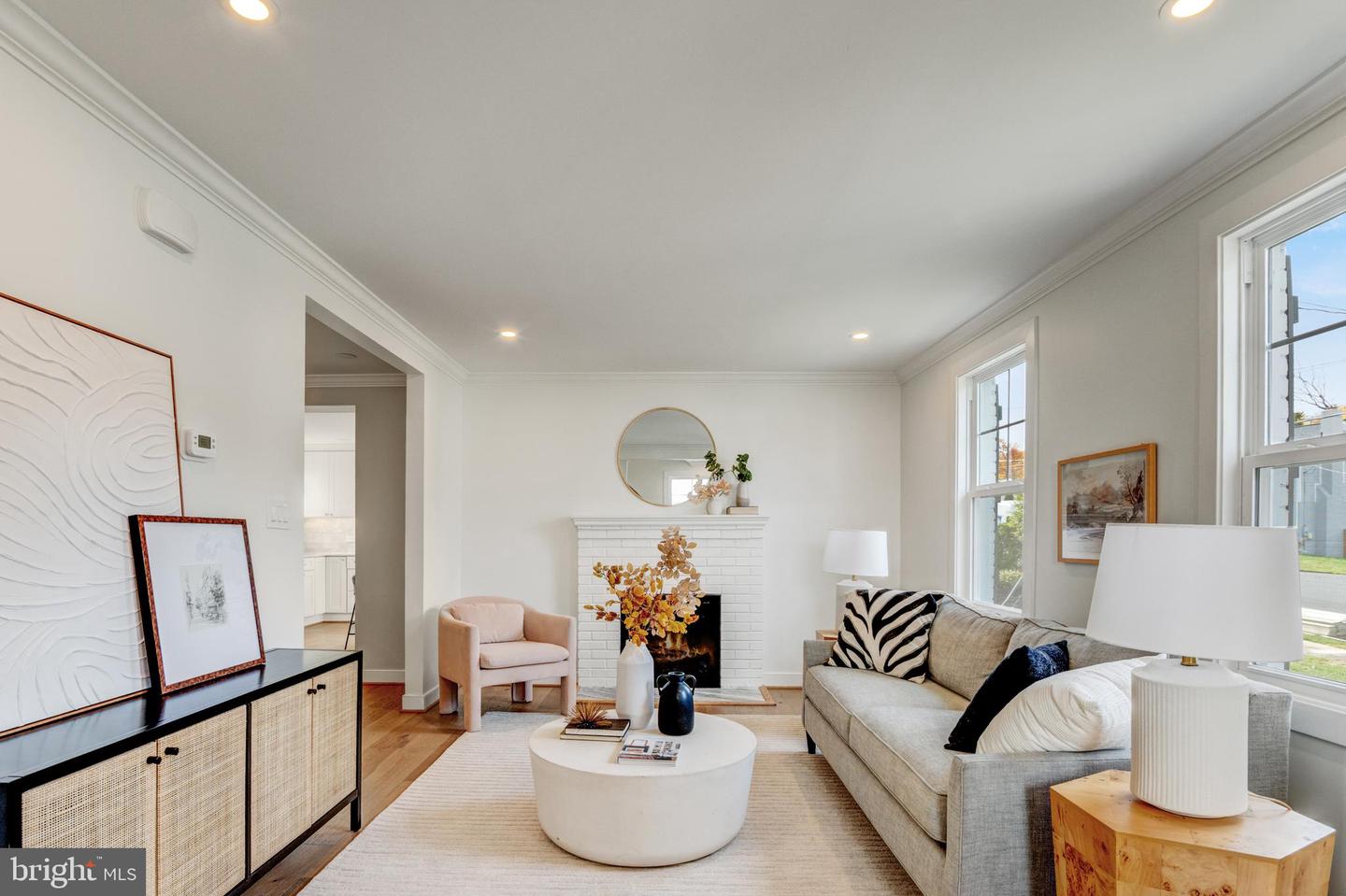 945 N LEBANON ST, ARLINGTON, Virginia 22205, 5 Bedrooms Bedrooms, ,4 BathroomsBathrooms,Residential,For sale,945 N LEBANON ST,VAAR2065864 MLS # VAAR2065864