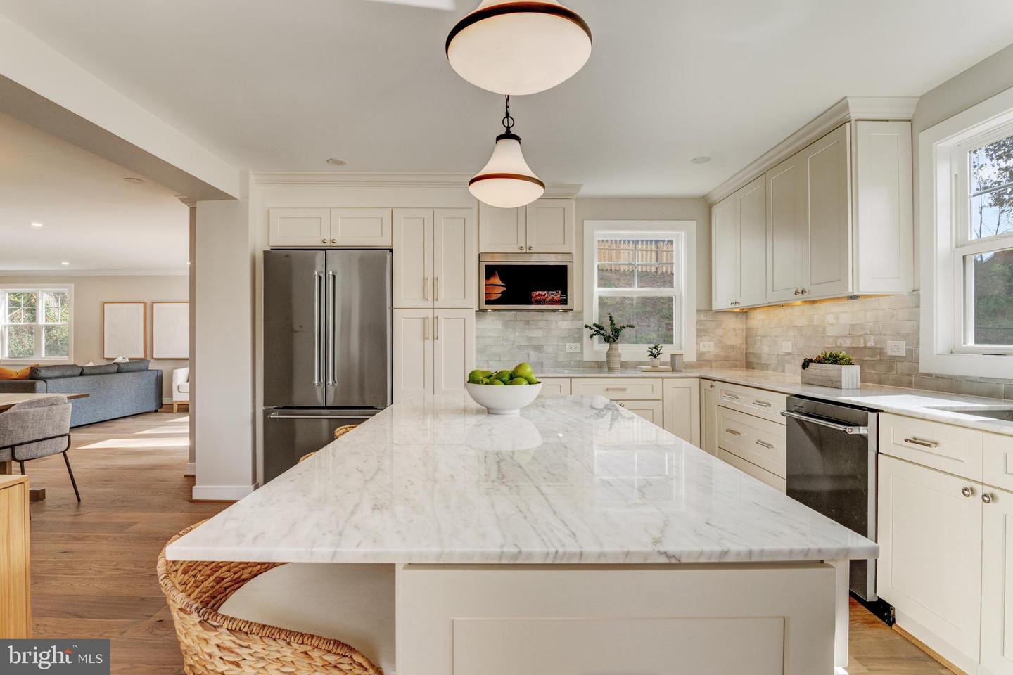 945 N LEBANON ST, ARLINGTON, Virginia 22205, 5 Bedrooms Bedrooms, ,4 BathroomsBathrooms,Residential,For sale,945 N LEBANON ST,VAAR2065864 MLS # VAAR2065864