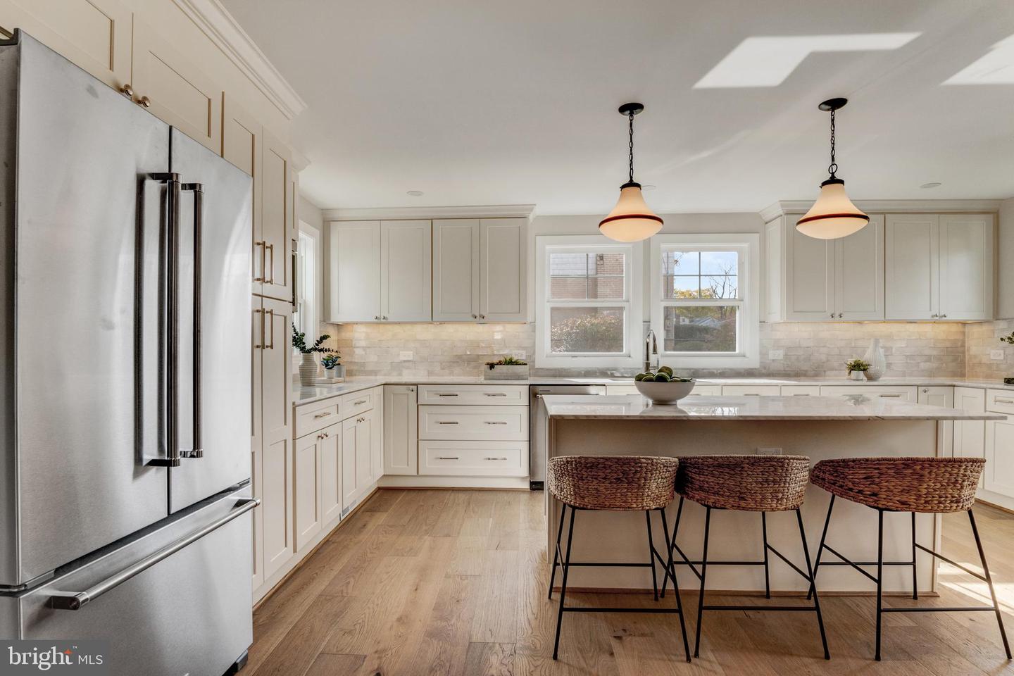 945 N LEBANON ST, ARLINGTON, Virginia 22205, 5 Bedrooms Bedrooms, ,4 BathroomsBathrooms,Residential,For sale,945 N LEBANON ST,VAAR2065864 MLS # VAAR2065864