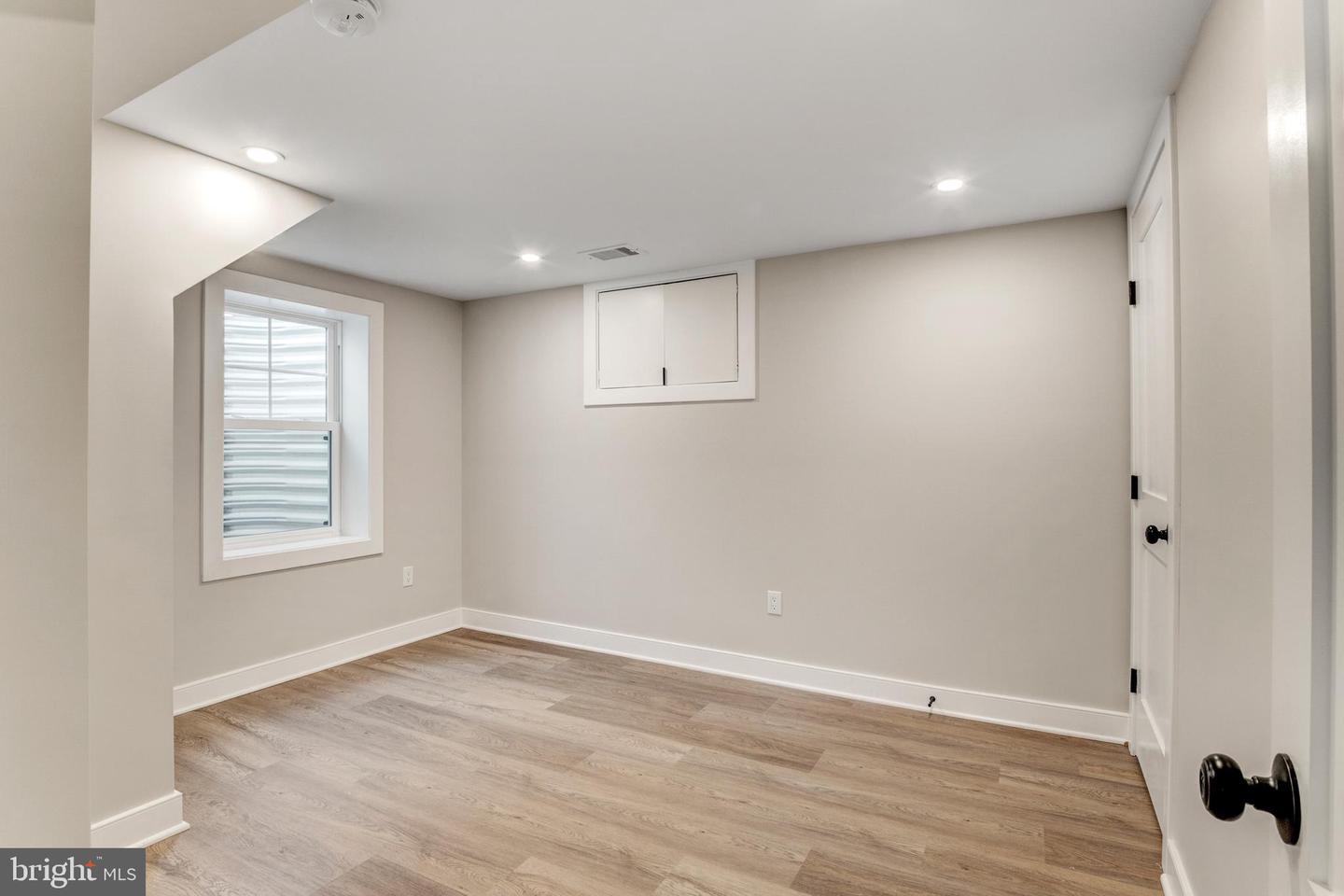 945 N LEBANON ST, ARLINGTON, Virginia 22205, 5 Bedrooms Bedrooms, ,4 BathroomsBathrooms,Residential,For sale,945 N LEBANON ST,VAAR2065864 MLS # VAAR2065864