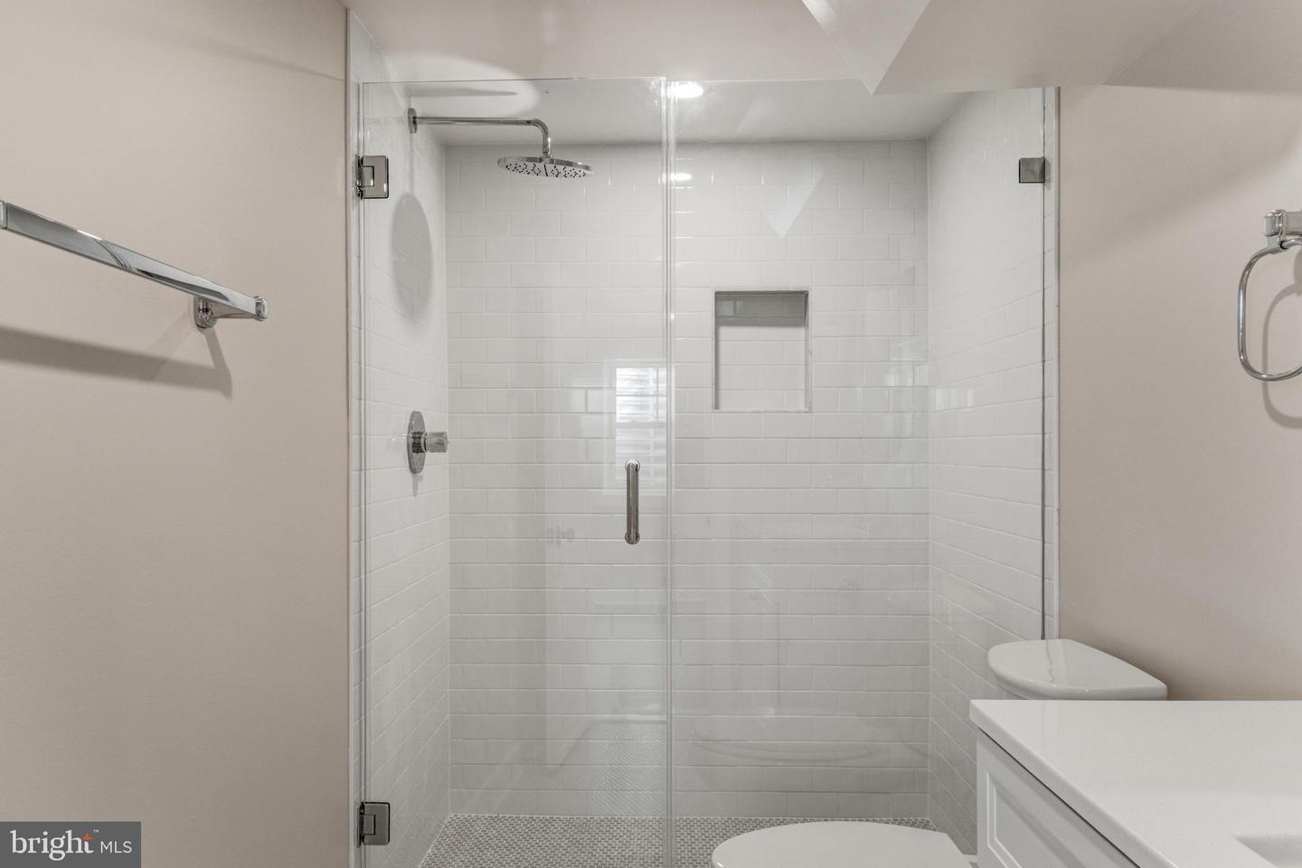 945 N LEBANON ST, ARLINGTON, Virginia 22205, 5 Bedrooms Bedrooms, ,4 BathroomsBathrooms,Residential,For sale,945 N LEBANON ST,VAAR2065864 MLS # VAAR2065864