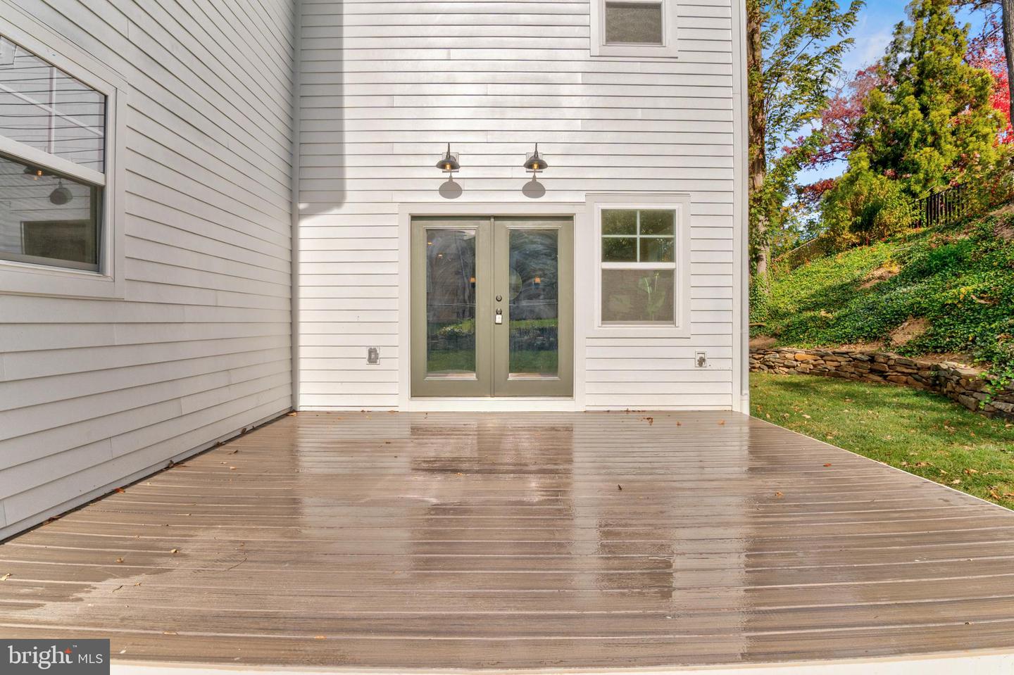 945 N LEBANON ST, ARLINGTON, Virginia 22205, 5 Bedrooms Bedrooms, ,4 BathroomsBathrooms,Residential,For sale,945 N LEBANON ST,VAAR2065864 MLS # VAAR2065864