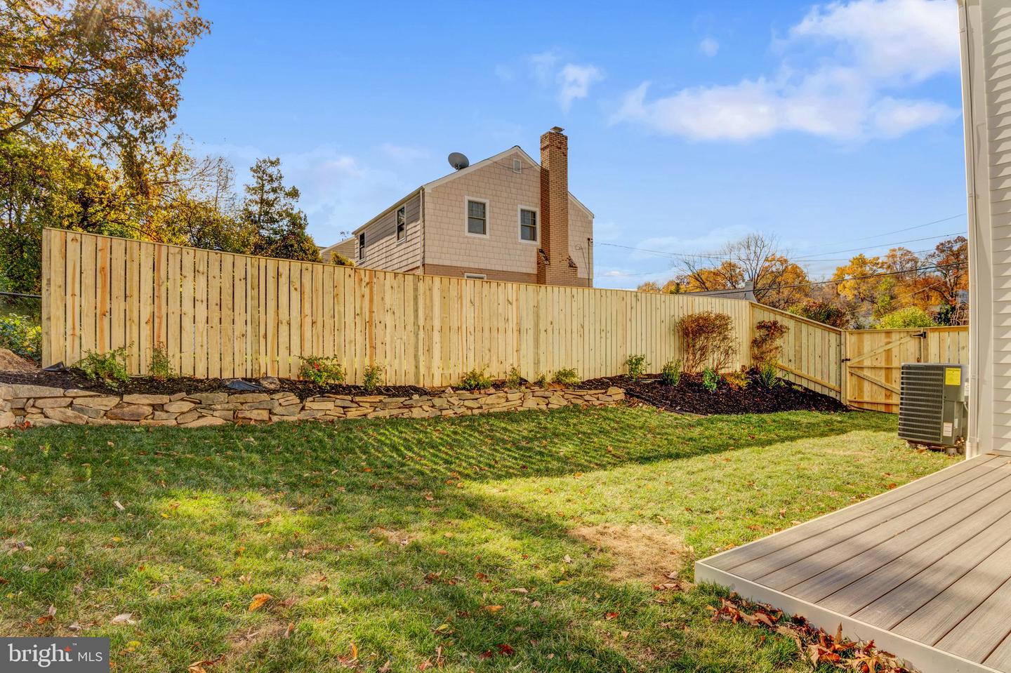 945 N LEBANON ST, ARLINGTON, Virginia 22205, 5 Bedrooms Bedrooms, ,4 BathroomsBathrooms,Residential,For sale,945 N LEBANON ST,VAAR2065864 MLS # VAAR2065864