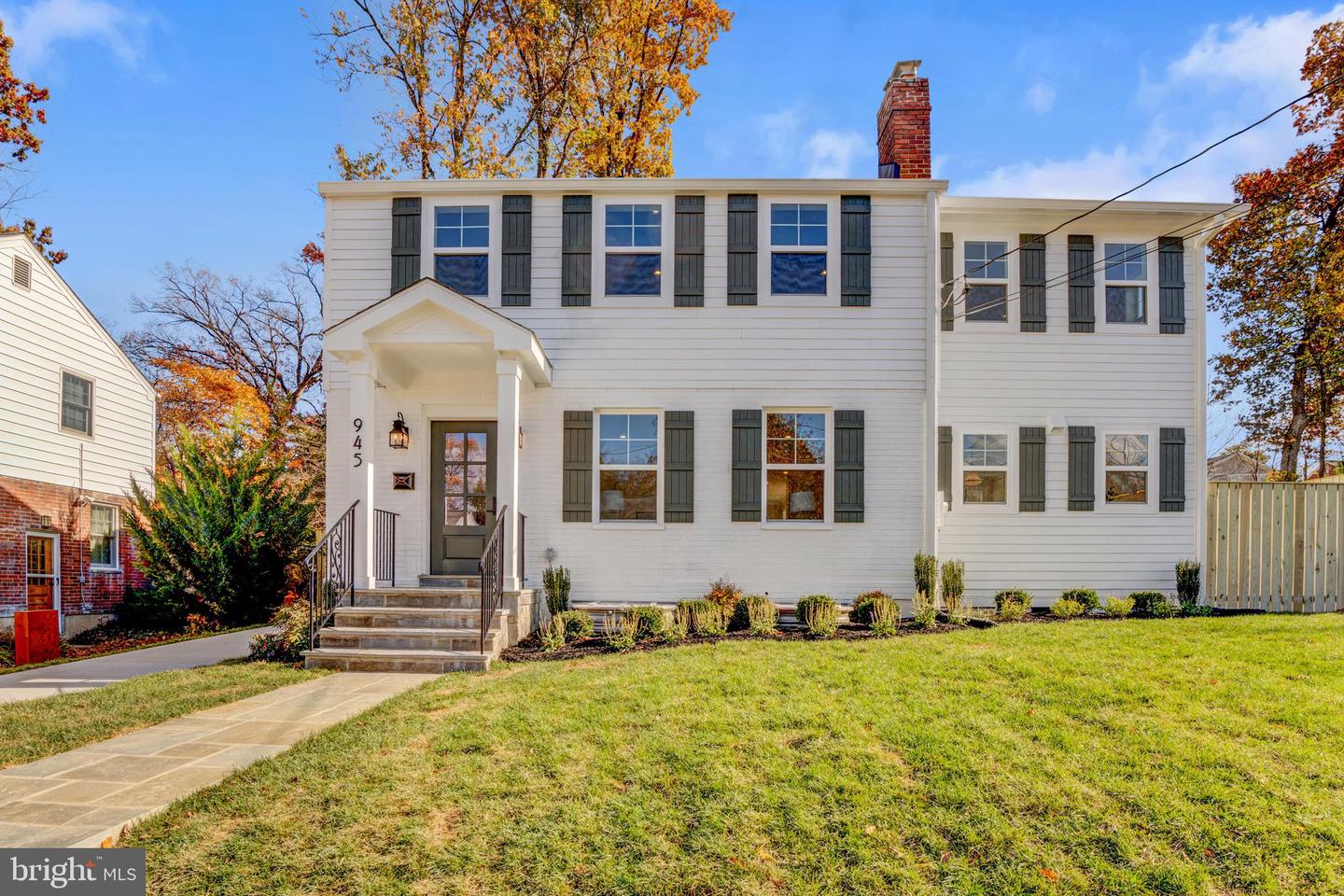 945 N LEBANON ST, ARLINGTON, Virginia 22205, 5 Bedrooms Bedrooms, ,4 BathroomsBathrooms,Residential,For sale,945 N LEBANON ST,VAAR2065864 MLS # VAAR2065864