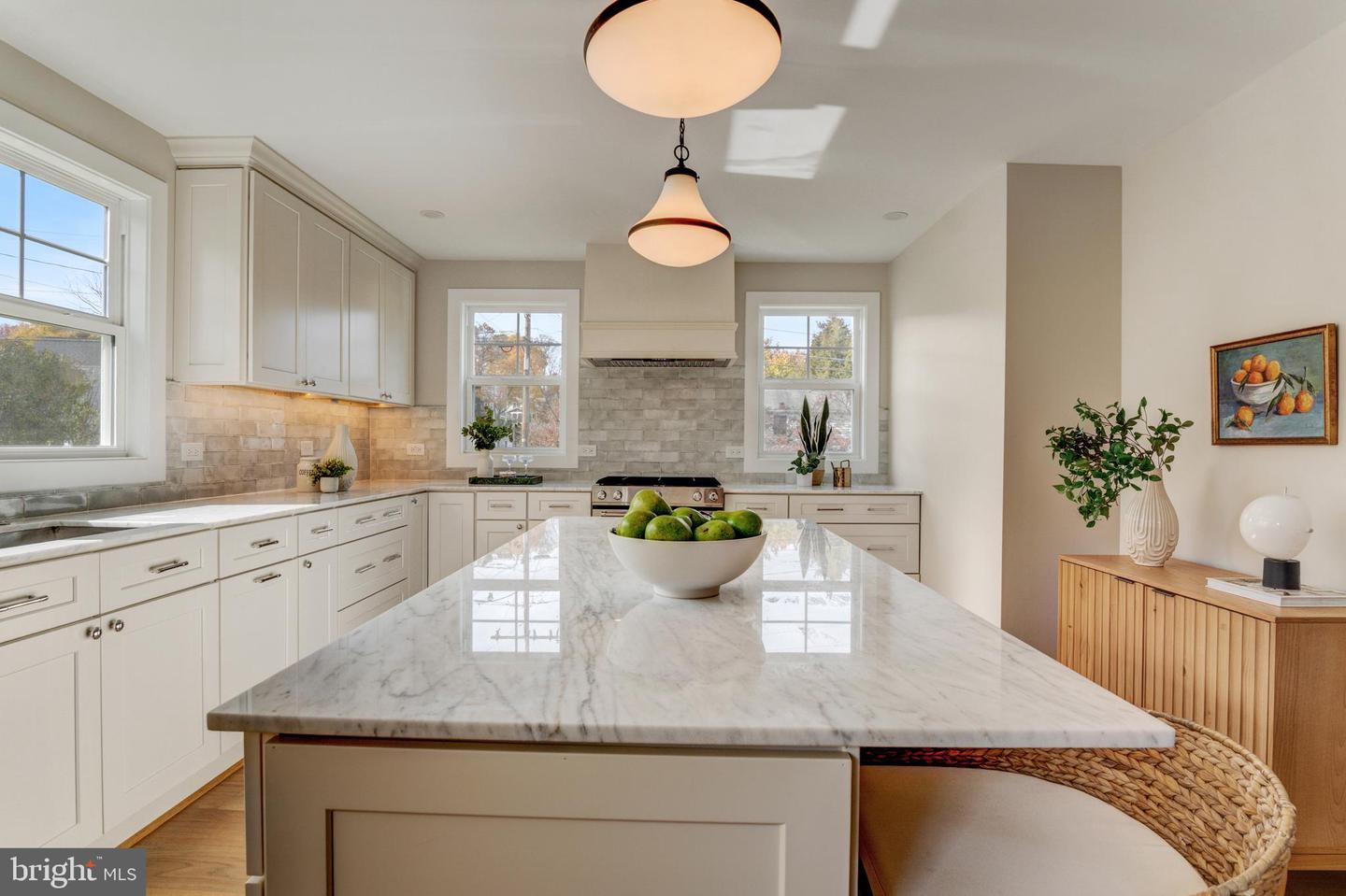 945 N LEBANON ST, ARLINGTON, Virginia 22205, 5 Bedrooms Bedrooms, ,4 BathroomsBathrooms,Residential,For sale,945 N LEBANON ST,VAAR2065864 MLS # VAAR2065864