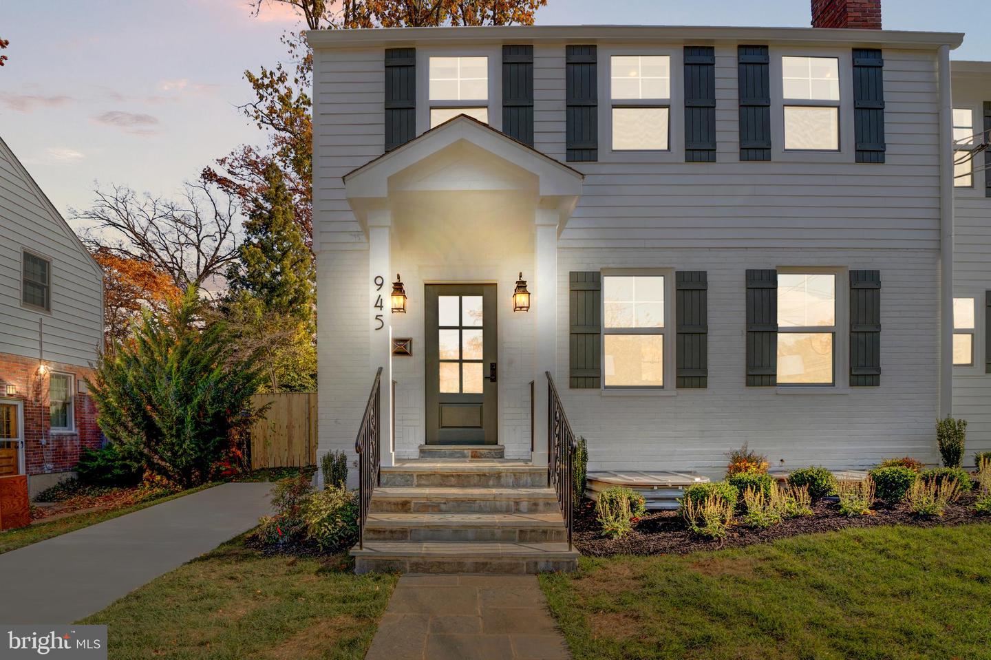 945 N LEBANON ST, ARLINGTON, Virginia 22205, 5 Bedrooms Bedrooms, ,4 BathroomsBathrooms,Residential,For sale,945 N LEBANON ST,VAAR2065864 MLS # VAAR2065864