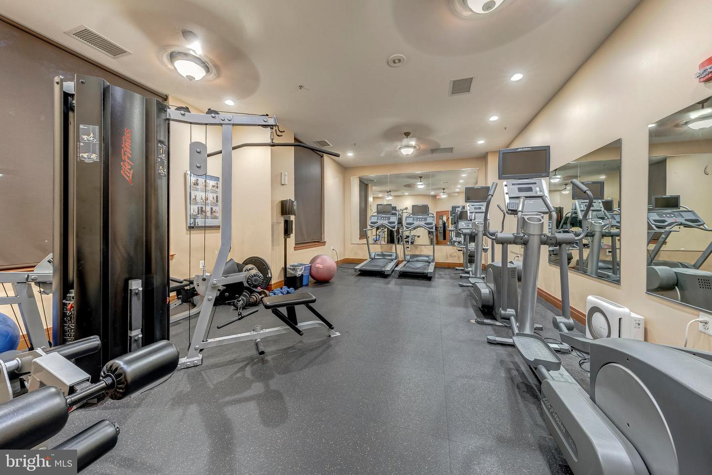 2220 FAIRFAX DR #608, ARLINGTON, Virginia 22201, 3 Bedrooms Bedrooms, ,2 BathroomsBathrooms,Residential,For sale,2220 FAIRFAX DR #608,VAAR2065890 MLS # VAAR2065890