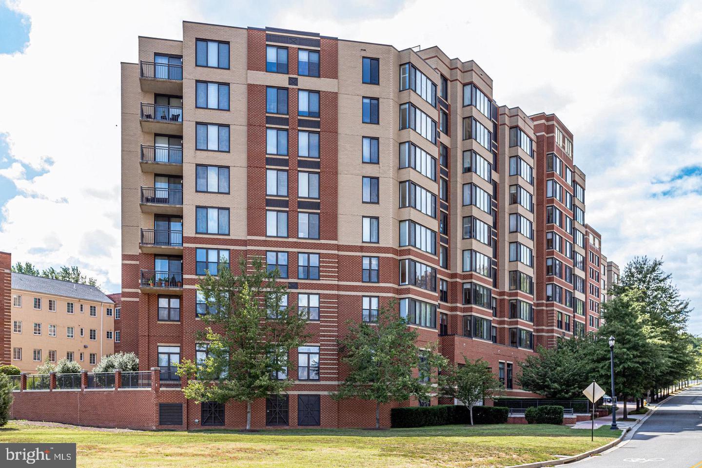 2220 FAIRFAX DR #608, ARLINGTON, Virginia 22201, 3 Bedrooms Bedrooms, ,2 BathroomsBathrooms,Residential,For sale,2220 FAIRFAX DR #608,VAAR2065890 MLS # VAAR2065890