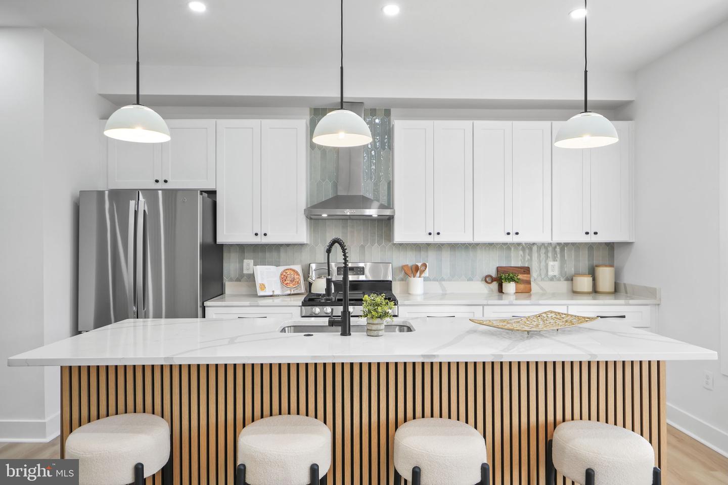 9 GIRARD ST NE, WASHINGTON, District Of Columbia 20002, 4 Bedrooms Bedrooms, ,3 BathroomsBathrooms,Residential,For sale,9 GIRARD ST NE,DCDC2231106 MLS # DCDC2231106