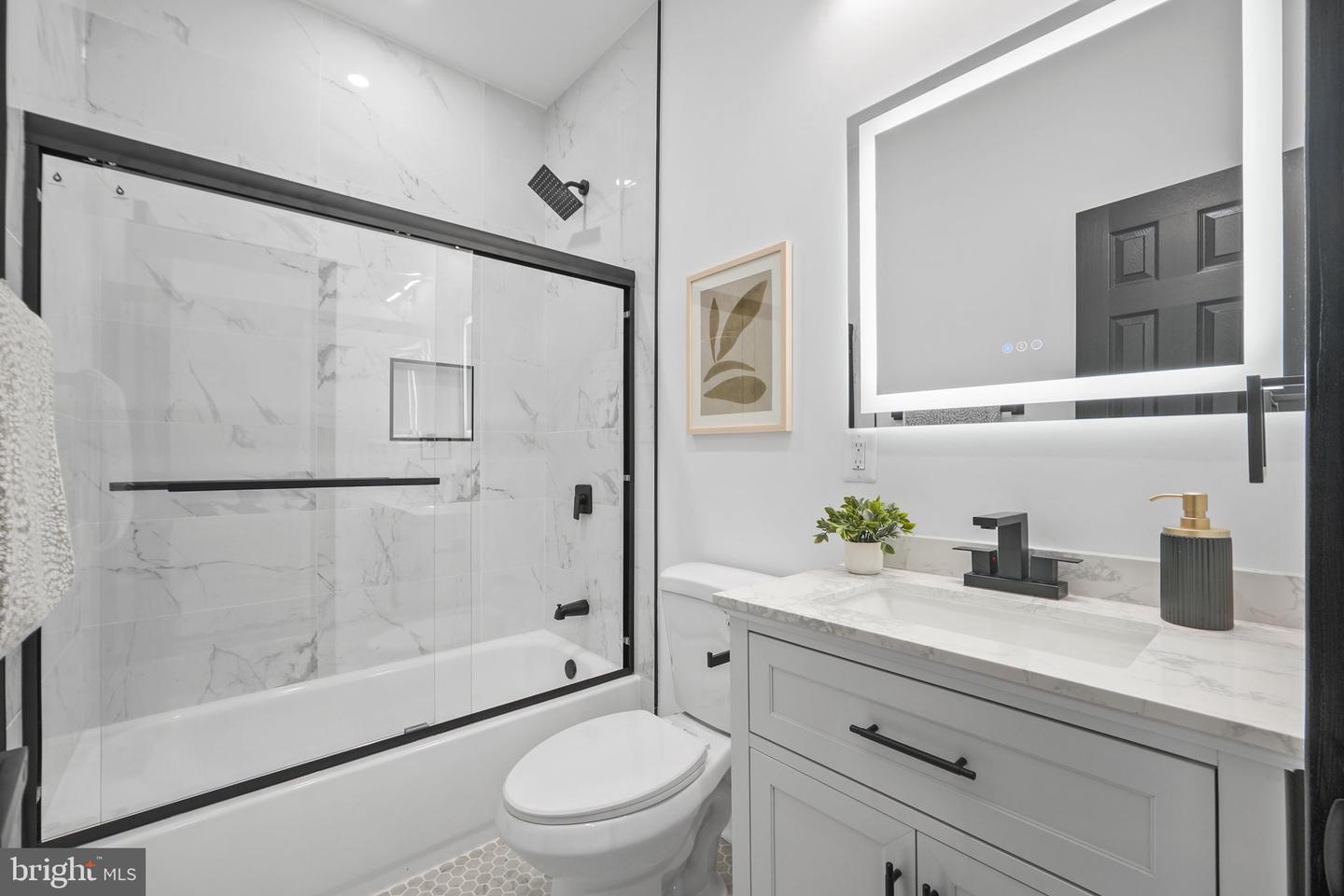 9 GIRARD ST NE, WASHINGTON, District Of Columbia 20002, 4 Bedrooms Bedrooms, ,3 BathroomsBathrooms,Residential,For sale,9 GIRARD ST NE,DCDC2231106 MLS # DCDC2231106