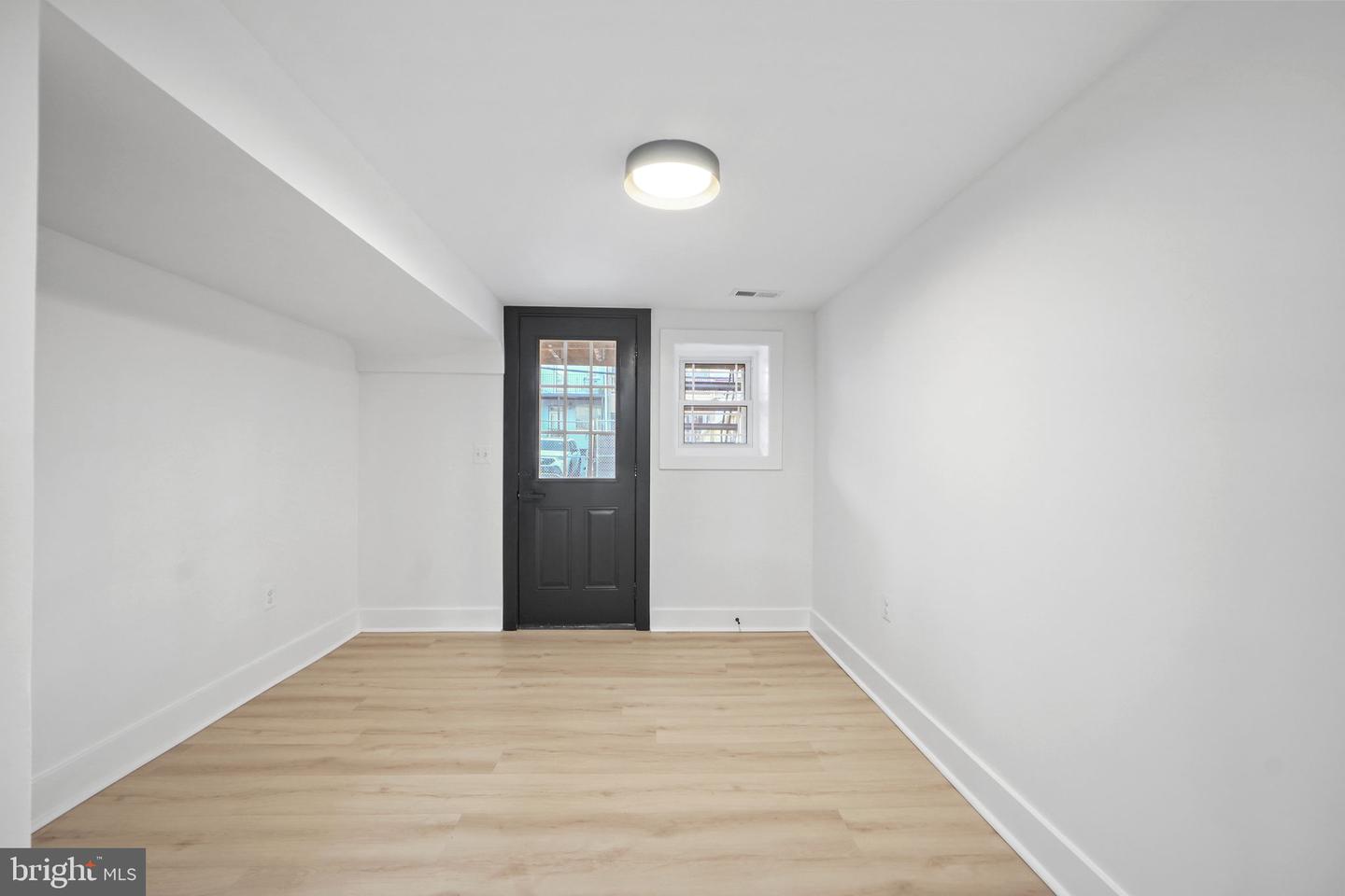 9 GIRARD ST NE, WASHINGTON, District Of Columbia 20002, 4 Bedrooms Bedrooms, ,3 BathroomsBathrooms,Residential,For sale,9 GIRARD ST NE,DCDC2231106 MLS # DCDC2231106