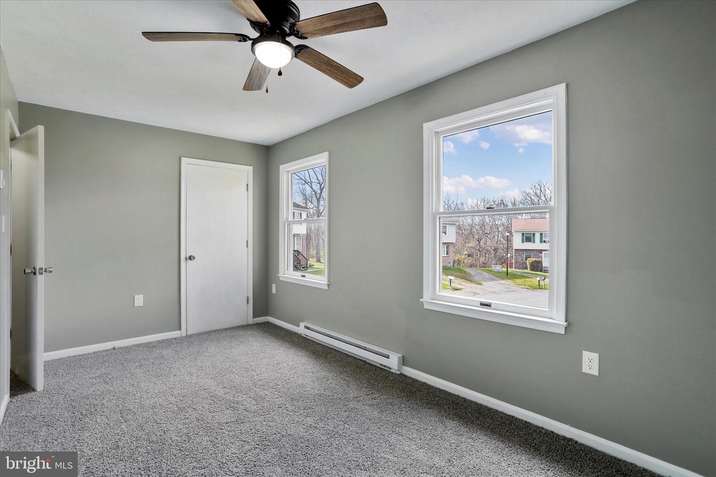 127 WOODRIDGE CT, STEPHENS CITY, Virginia 22655, 2 Bedrooms Bedrooms, ,1 BathroomBathrooms,Residential,For sale,127 WOODRIDGE CT,VAFV2037980 MLS # VAFV2037980