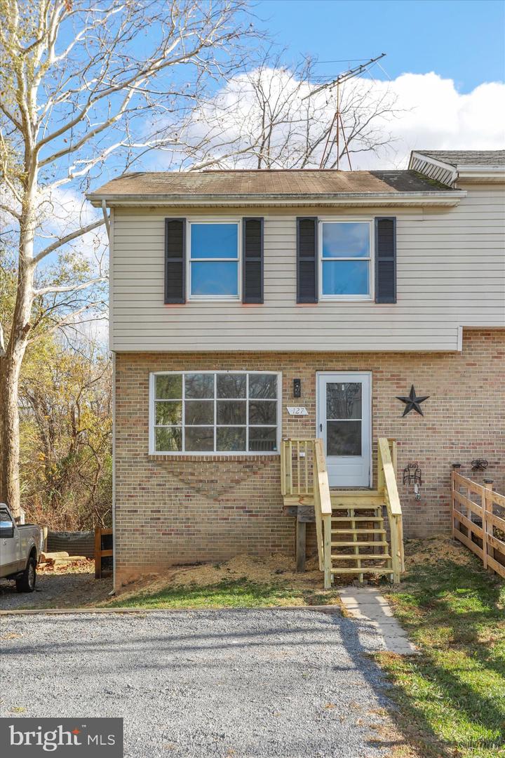 127 WOODRIDGE CT, STEPHENS CITY, Virginia 22655, 2 Bedrooms Bedrooms, ,1 BathroomBathrooms,Residential,For sale,127 WOODRIDGE CT,VAFV2037980 MLS # VAFV2037980