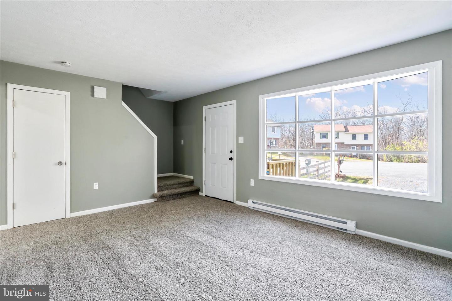 127 WOODRIDGE CT, STEPHENS CITY, Virginia 22655, 2 Bedrooms Bedrooms, ,1 BathroomBathrooms,Residential,For sale,127 WOODRIDGE CT,VAFV2037980 MLS # VAFV2037980