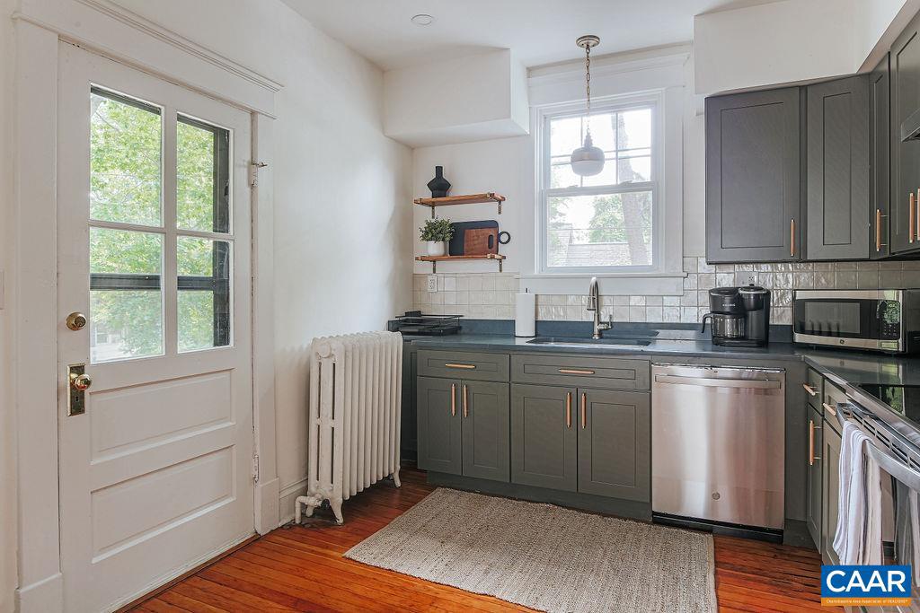 126 MAYWOOD LN, CHARLOTTESVILLE, Virginia 22903, 3 Bedrooms Bedrooms, ,2 BathroomsBathrooms,Residential,For sale,126 MAYWOOD LN,670942 MLS # 670942 126 MAYWOOD LN, CHARLOTTESVILLE, Virginia 22903, 3 Bedrooms Bedrooms, ,2 BathroomsBathrooms,Residential,For sale,126 MAYWOOD LN,670942 MLS # 670942