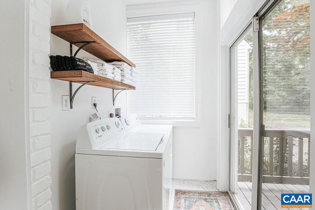 126 MAYWOOD LN, CHARLOTTESVILLE, Virginia 22903, 3 Bedrooms Bedrooms, ,2 BathroomsBathrooms,Residential,For sale,126 MAYWOOD LN,670942 MLS # 670942 126 MAYWOOD LN, CHARLOTTESVILLE, Virginia 22903, 3 Bedrooms Bedrooms, ,2 BathroomsBathrooms,Residential,For sale,126 MAYWOOD LN,670942 MLS # 670942