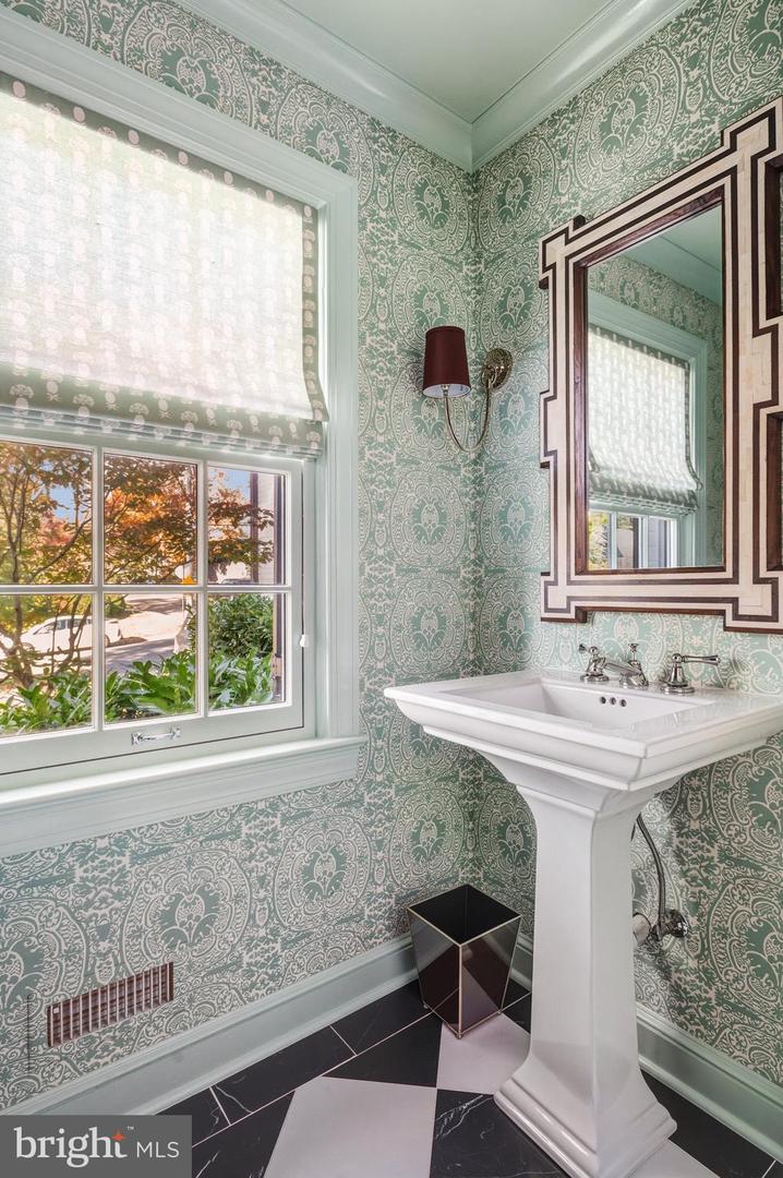 5020 PALISADE LN NW, WASHINGTON, District Of Columbia 20016, 5 Bedrooms Bedrooms, ,4 BathroomsBathrooms,Residential,For sale,5020 PALISADE LN NW,DCDC2231234 MLS # DCDC2231234