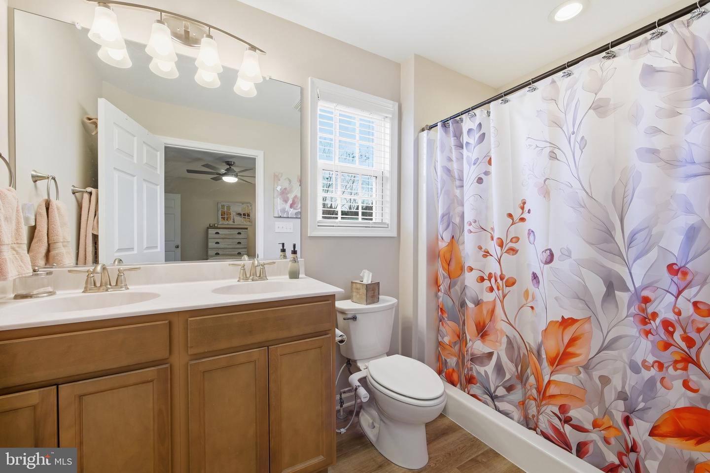 558 GREAT OAK CT, WOODSTOCK, Virginia 22664, 4 Bedrooms Bedrooms, ,3 BathroomsBathrooms,Residential,For sale,558 GREAT OAK CT,VASH2012978 MLS # VASH2012978