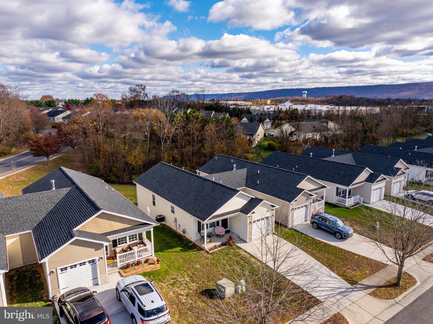 558 GREAT OAK CT, WOODSTOCK, Virginia 22664, 4 Bedrooms Bedrooms, ,3 BathroomsBathrooms,Residential,For sale,558 GREAT OAK CT,VASH2012978 MLS # VASH2012978