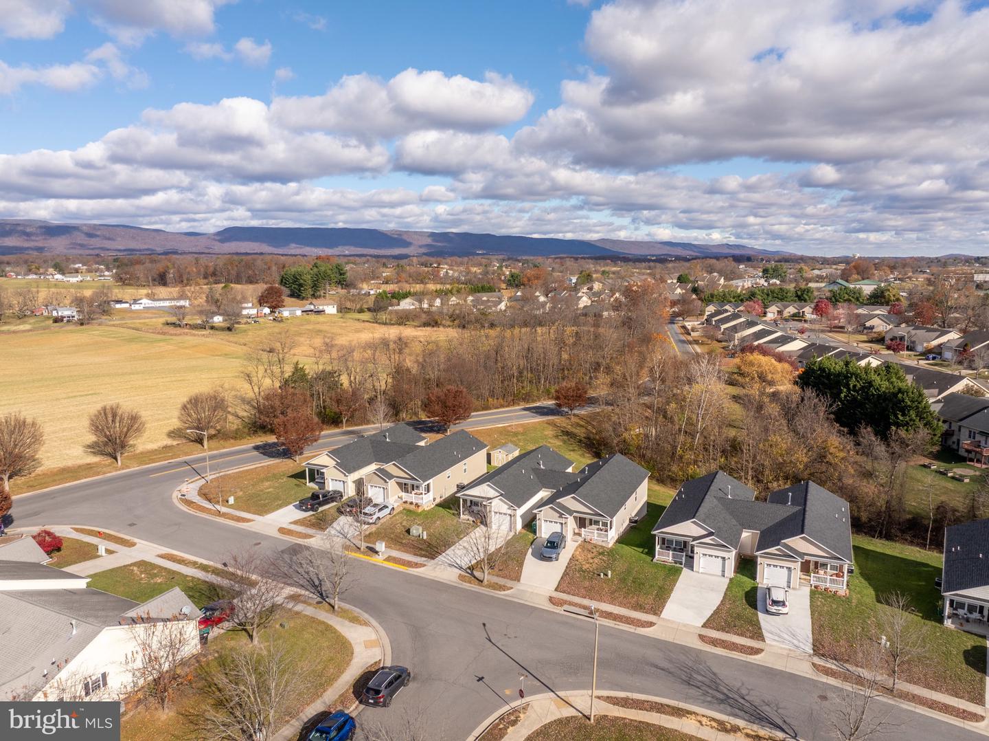 558 GREAT OAK CT, WOODSTOCK, Virginia 22664, 4 Bedrooms Bedrooms, ,3 BathroomsBathrooms,Residential,For sale,558 GREAT OAK CT,VASH2012978 MLS # VASH2012978