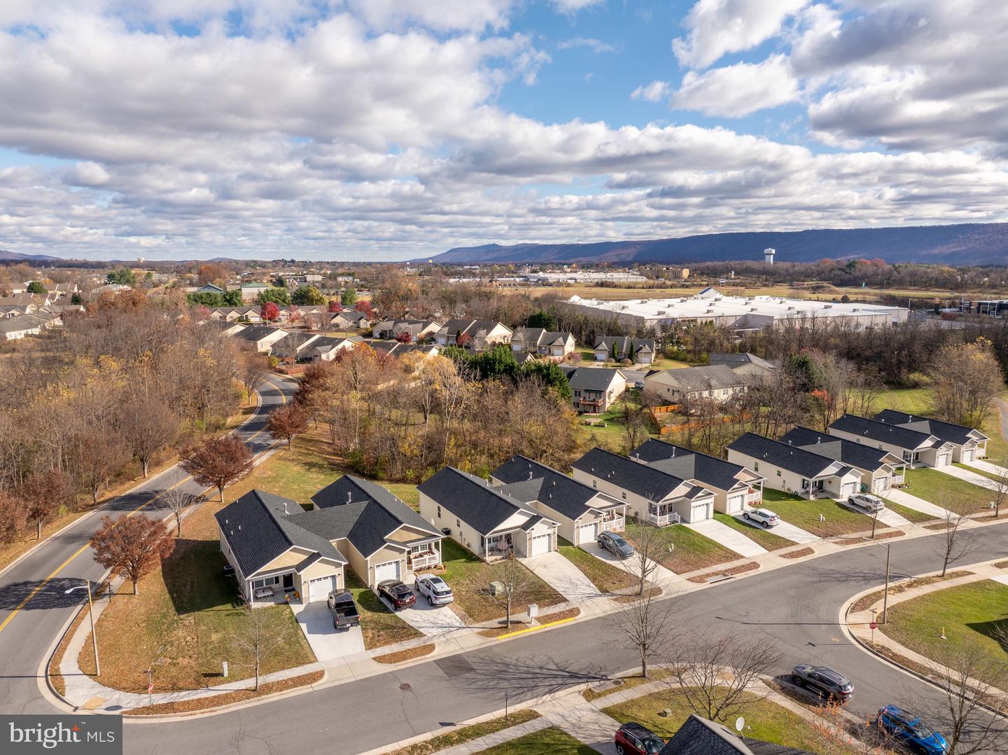 558 GREAT OAK CT, WOODSTOCK, Virginia 22664, 4 Bedrooms Bedrooms, ,3 BathroomsBathrooms,Residential,For sale,558 GREAT OAK CT,VASH2012978 MLS # VASH2012978