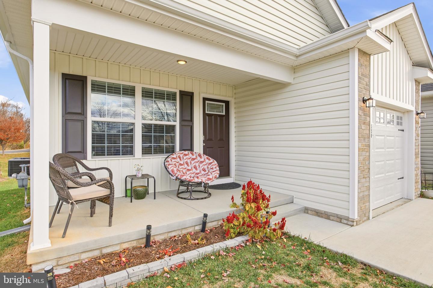 558 GREAT OAK CT, WOODSTOCK, Virginia 22664, 4 Bedrooms Bedrooms, ,3 BathroomsBathrooms,Residential,For sale,558 GREAT OAK CT,VASH2012978 MLS # VASH2012978