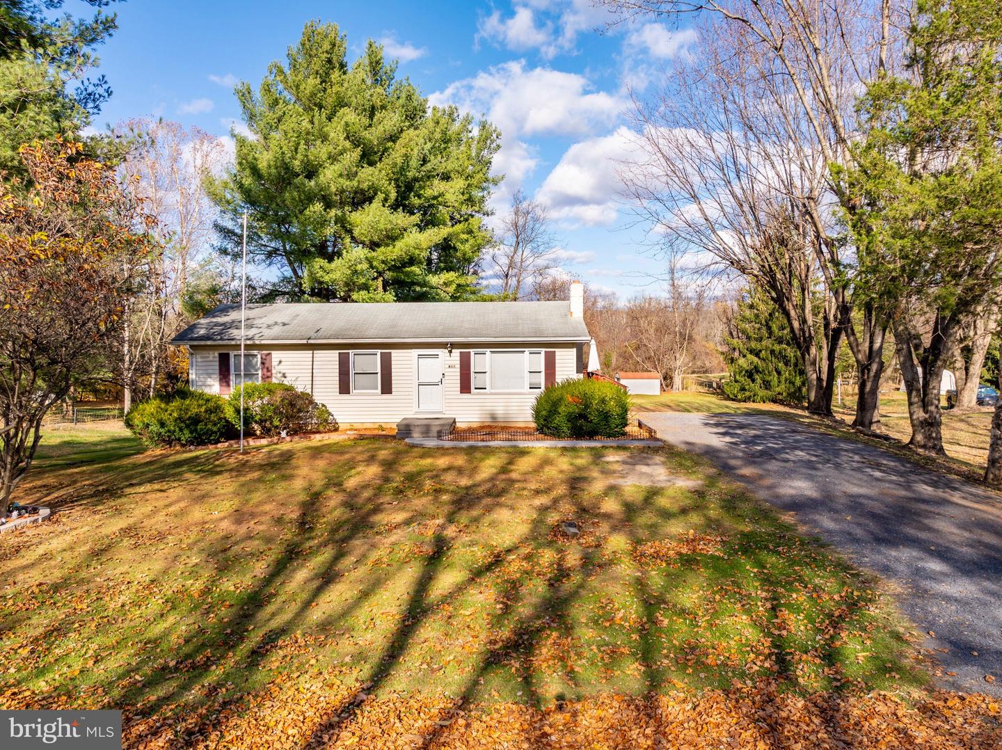 460 MASSANUTTEN DR, EDINBURG, Virginia 22824, 3 Bedrooms Bedrooms, ,2 BathroomsBathrooms,Residential,For sale,460 MASSANUTTEN DR,VASH2012980 MLS # VASH2012980