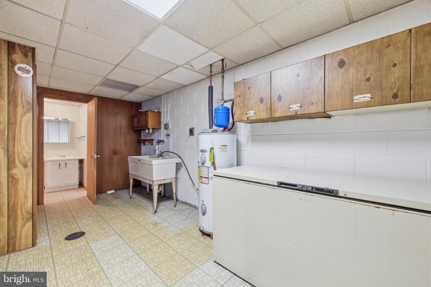 460 MASSANUTTEN DR, EDINBURG, Virginia 22824, 3 Bedrooms Bedrooms, ,2 BathroomsBathrooms,Residential,For sale,460 MASSANUTTEN DR,VASH2012980 MLS # VASH2012980