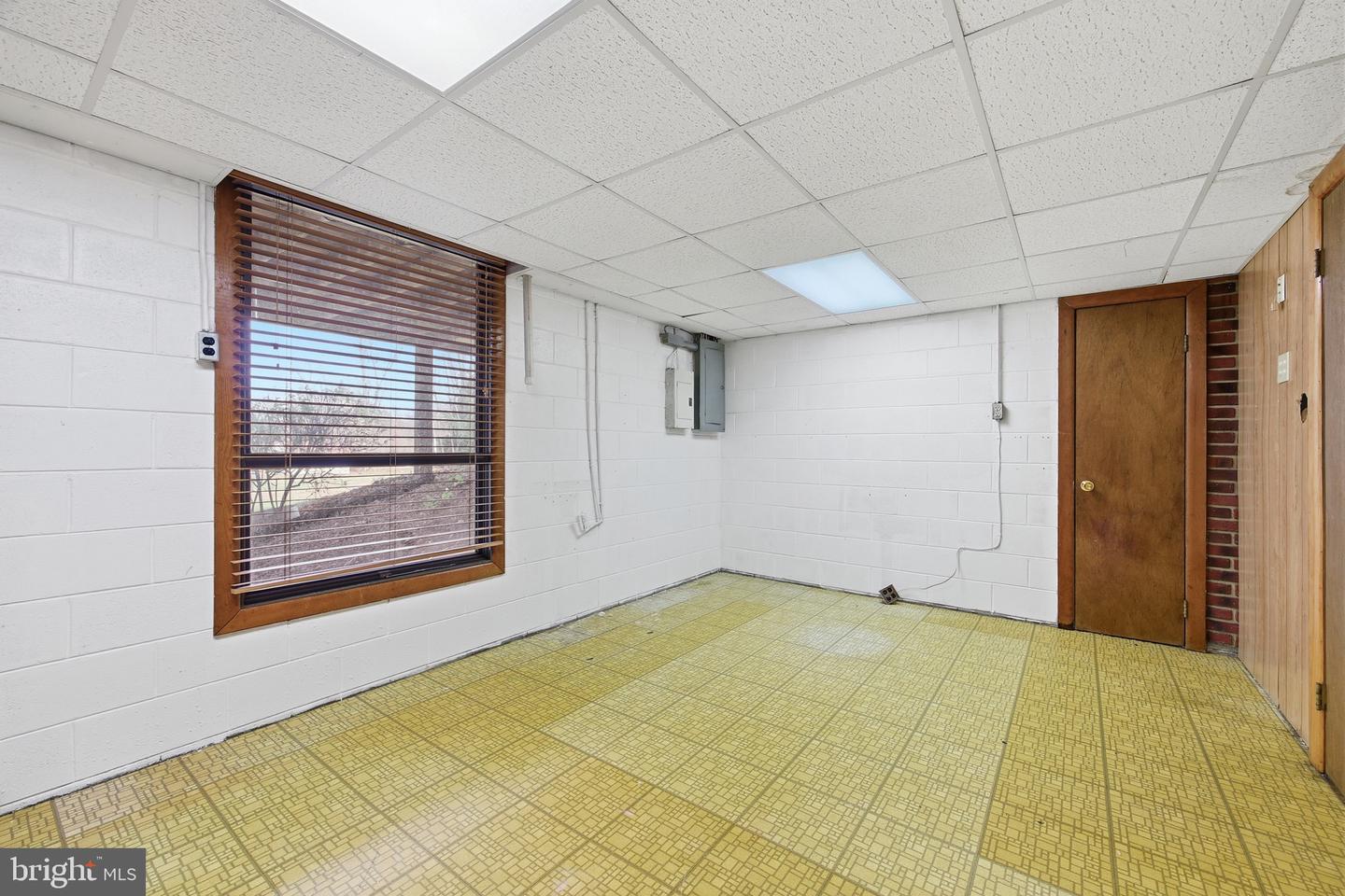 460 MASSANUTTEN DR, EDINBURG, Virginia 22824, 3 Bedrooms Bedrooms, ,2 BathroomsBathrooms,Residential,For sale,460 MASSANUTTEN DR,VASH2012980 MLS # VASH2012980