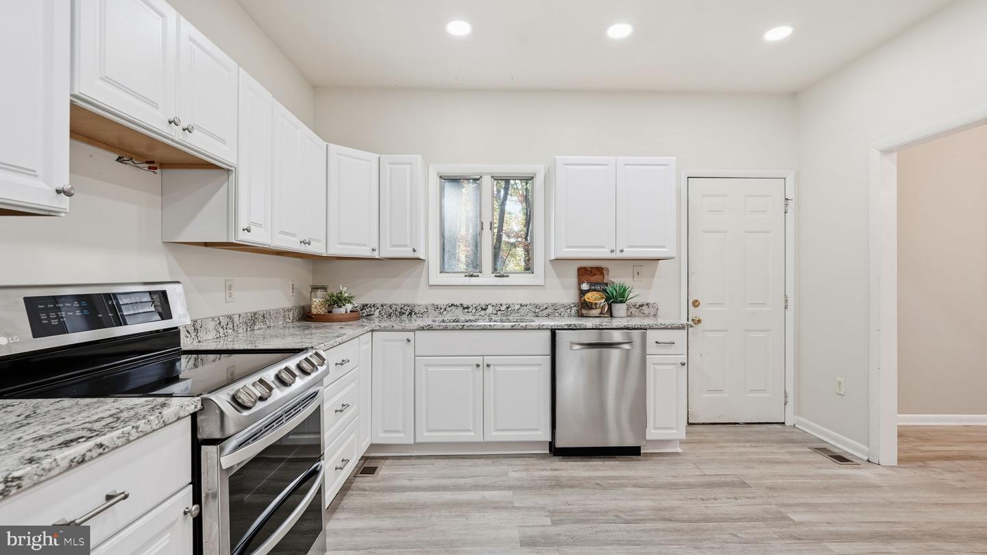 8805 PEPPERIDGE DR, SPOTSYLVANIA, Virginia 22553, 3 Bedrooms Bedrooms, ,2 BathroomsBathrooms,Residential,For sale,8805 PEPPERIDGE DR,VASP2037536 MLS # VASP2037536