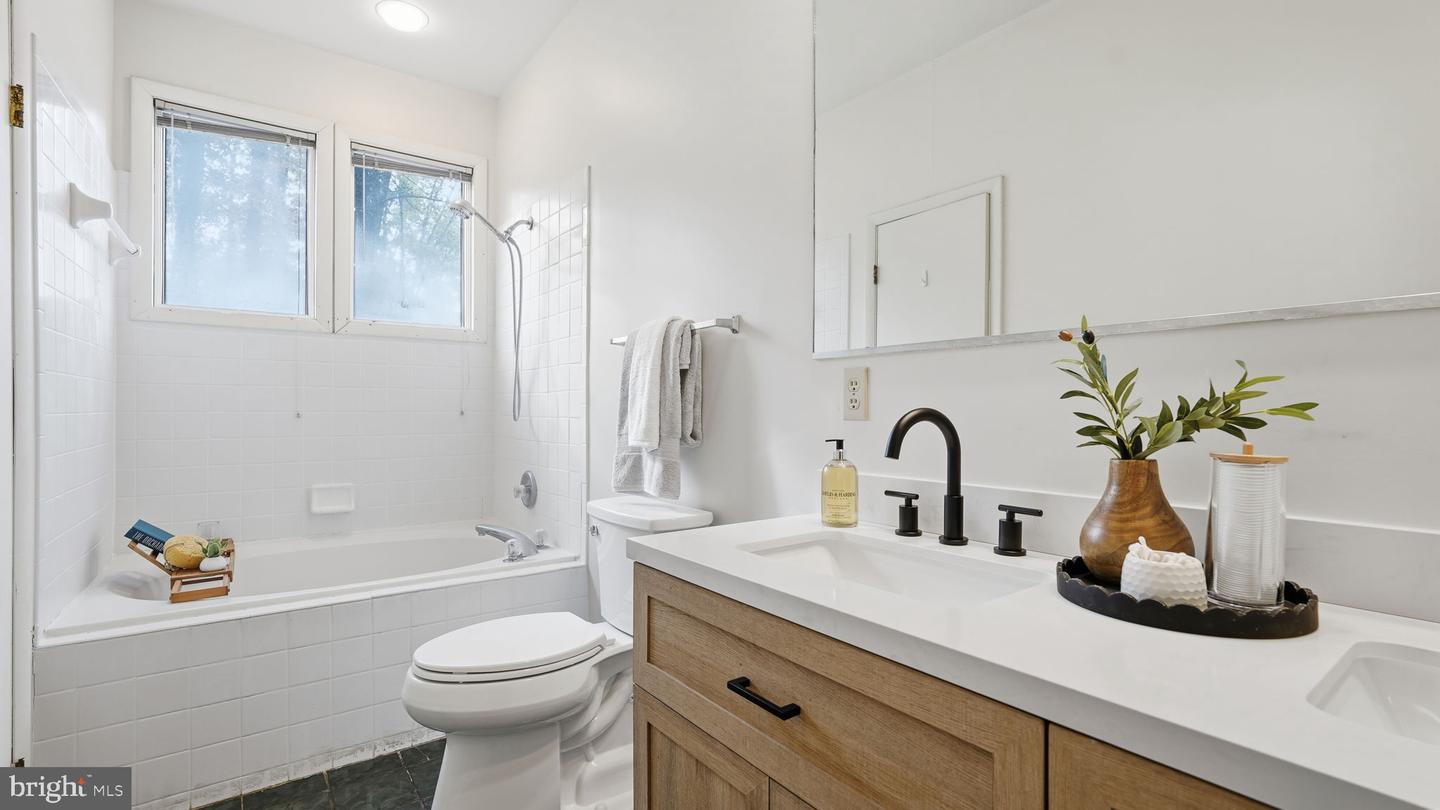 8805 PEPPERIDGE DR, SPOTSYLVANIA, Virginia 22553, 3 Bedrooms Bedrooms, ,2 BathroomsBathrooms,Residential,For sale,8805 PEPPERIDGE DR,VASP2037536 MLS # VASP2037536