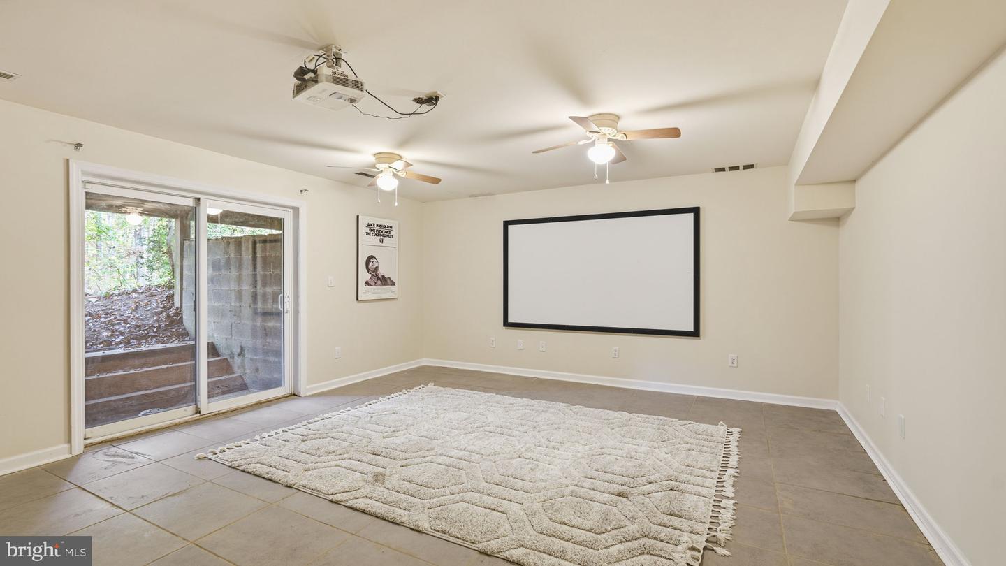 8805 PEPPERIDGE DR, SPOTSYLVANIA, Virginia 22553, 3 Bedrooms Bedrooms, ,2 BathroomsBathrooms,Residential,For sale,8805 PEPPERIDGE DR,VASP2037536 MLS # VASP2037536