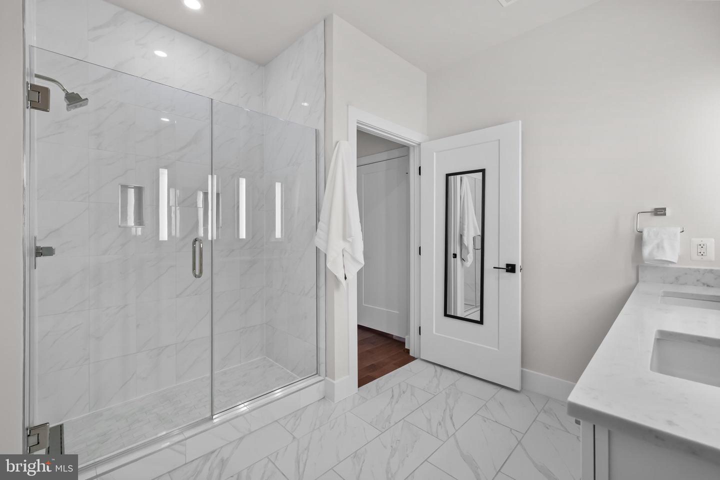 1411 KEY BLVD #304, ARLINGTON, Virginia 22209, 2 Bedrooms Bedrooms, ,2 BathroomsBathrooms,Residential,For sale,1411 KEY BLVD #304,VAAR2065976 MLS # VAAR2065976