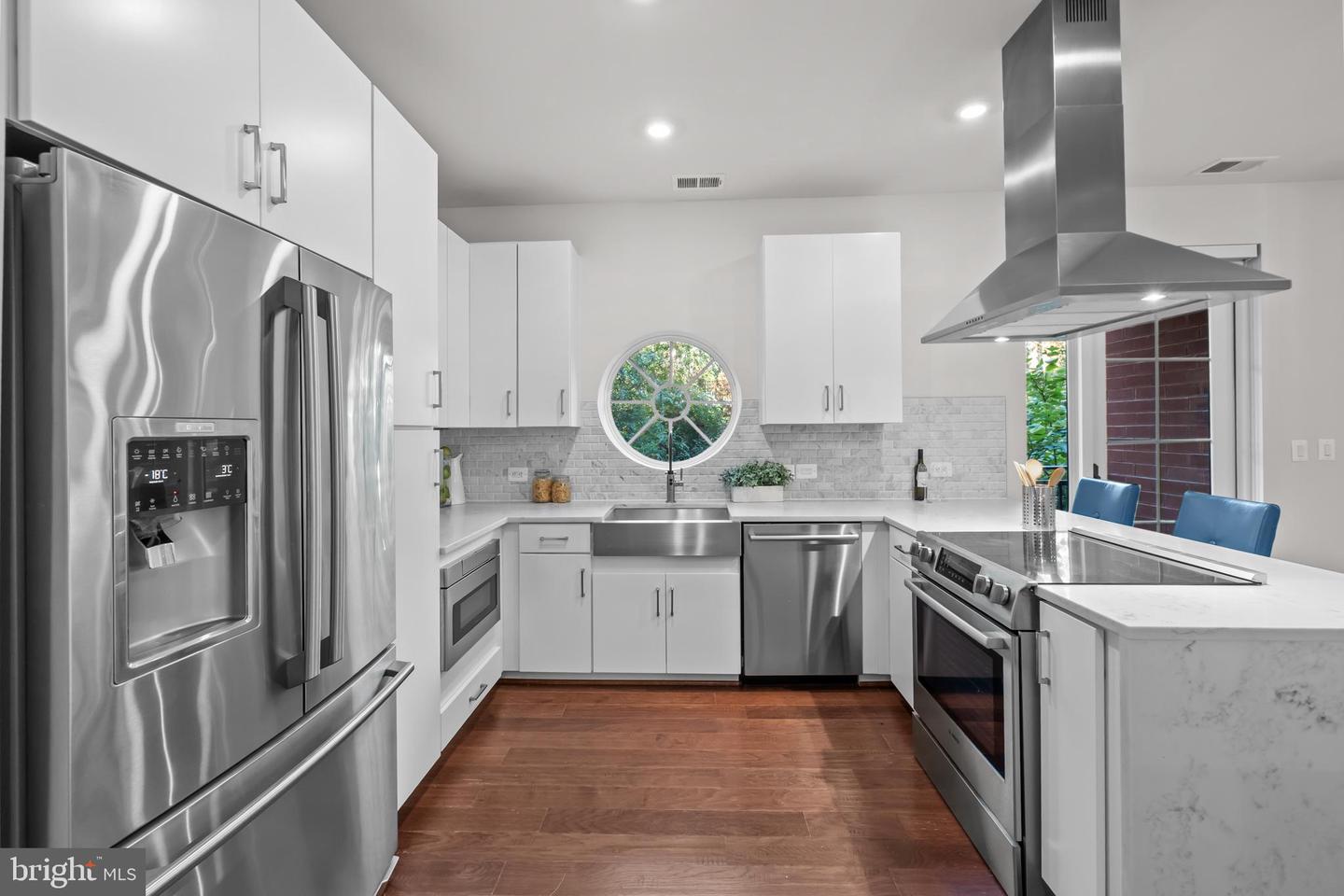 1411 KEY BLVD #304, ARLINGTON, Virginia 22209, 2 Bedrooms Bedrooms, ,2 BathroomsBathrooms,Residential,For sale,1411 KEY BLVD #304,VAAR2065976 MLS # VAAR2065976