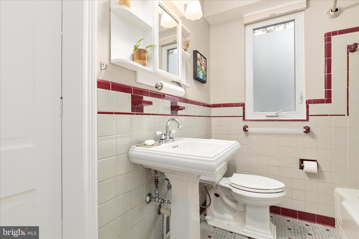 3122 WORTHINGTON CIR, FALLS CHURCH, Virginia 22044, 6 Bedrooms Bedrooms, ,5 BathroomsBathrooms,Residential,For sale,3122 WORTHINGTON CIR,VAFX2278832 MLS # VAFX2278832