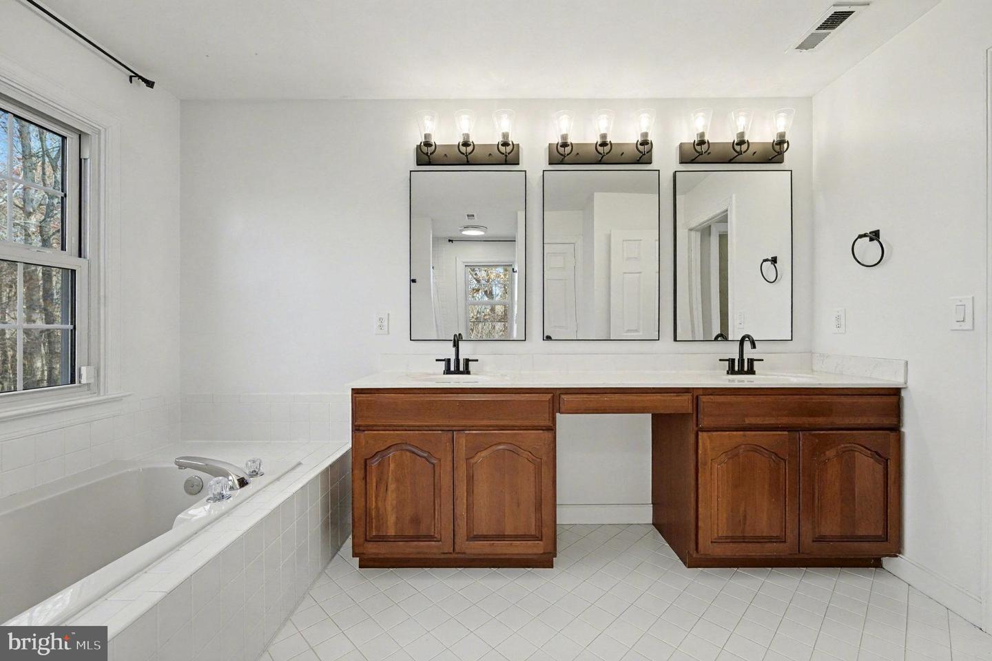 13721 PERIMETER DR, FREDERICKSBURG, Virginia 22407, 4 Bedrooms Bedrooms, ,2 BathroomsBathrooms,Residential,For sale,13721 PERIMETER DR,VASP2037540 MLS # VASP2037540