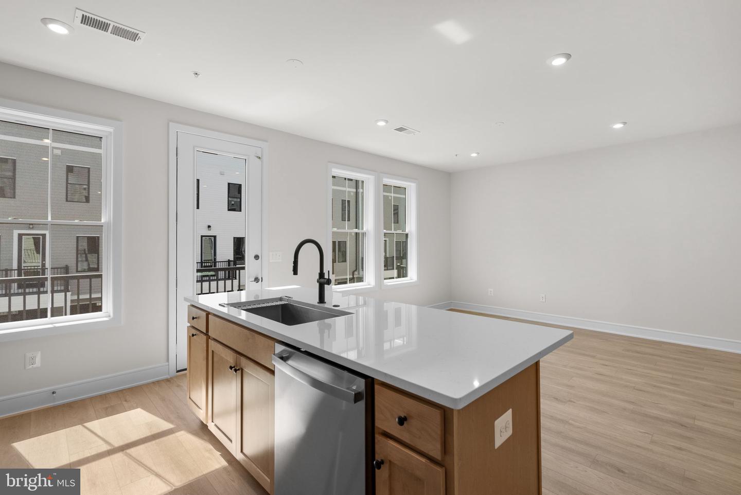 21752 DOLLIS HILL TER, BROADLANDS, Virginia 20148, 3 Bedrooms Bedrooms, ,2 BathroomsBathrooms,Residential,For sale,21752 DOLLIS HILL TER,VALO2111050 MLS # VALO2111050