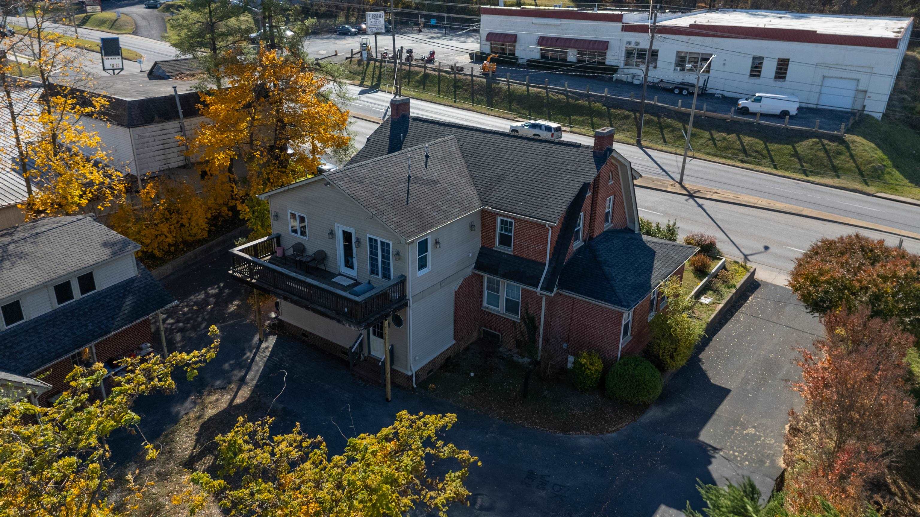 705 RICHMOND AVE, STAUNTON, Virginia 24401, ,Commercial,705 RICHMOND AVE,671011 MLS # 671011 705 RICHMOND AVE, STAUNTON, Virginia 24401, ,Commercial,705 RICHMOND AVE,671011 MLS # 671011