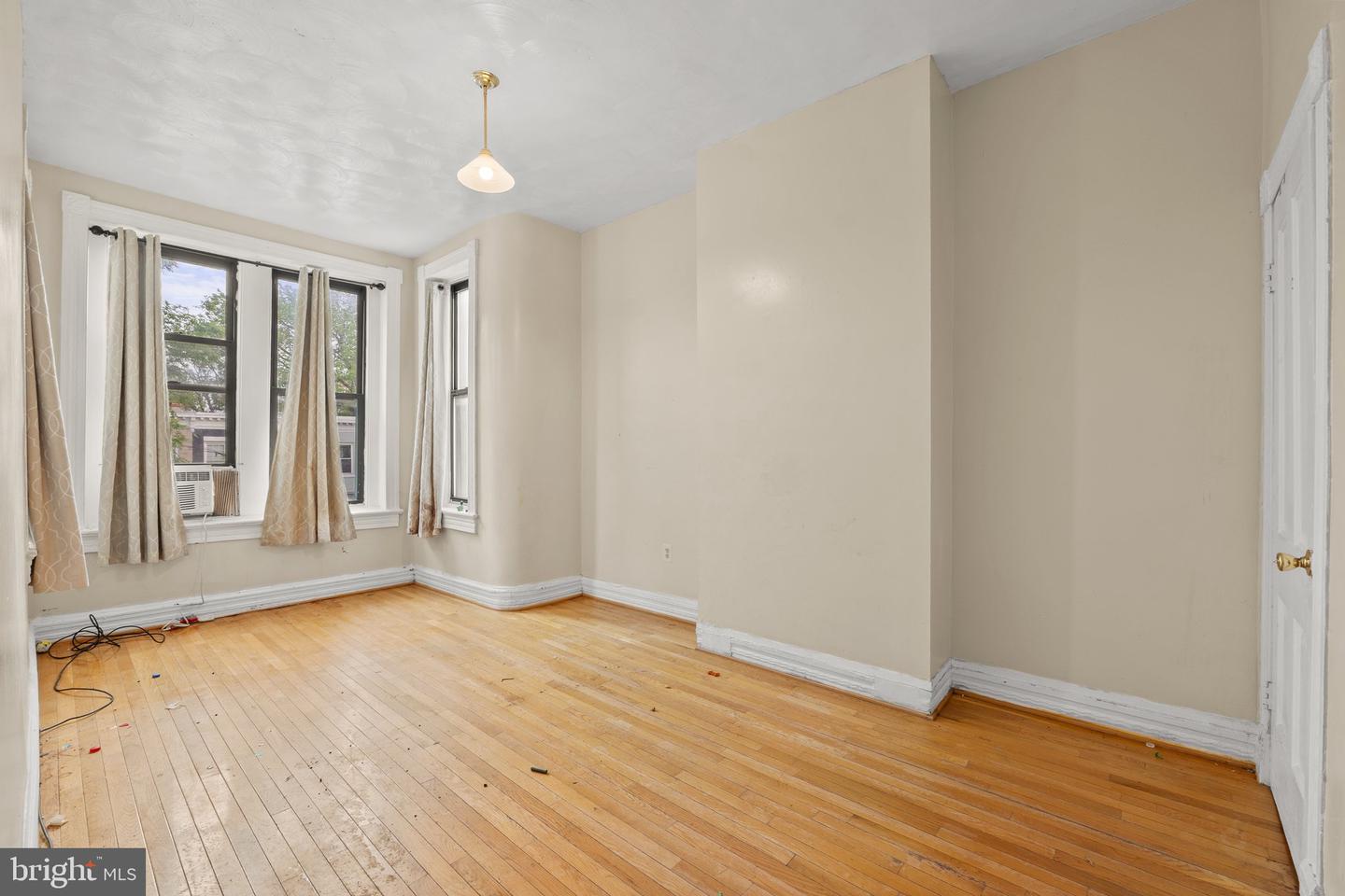 1524 6TH ST NW, WASHINGTON, District Of Columbia 20001, 5 Bedrooms Bedrooms, ,4 BathroomsBathrooms,Residential,For sale,1524 6TH ST NW,DCDC2163468 MLS # DCDC2163468