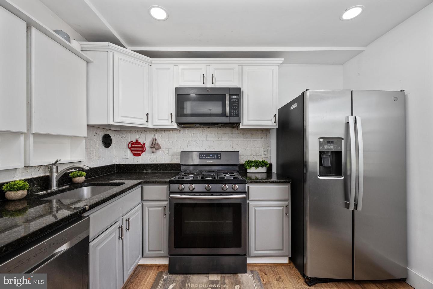 13342 PELICAN RD, WOODBRIDGE, Virginia 22193, 5 Bedrooms Bedrooms, ,3 BathroomsBathrooms,Residential,For sale,13342 PELICAN RD,VAPW2085854 MLS # VAPW2085854